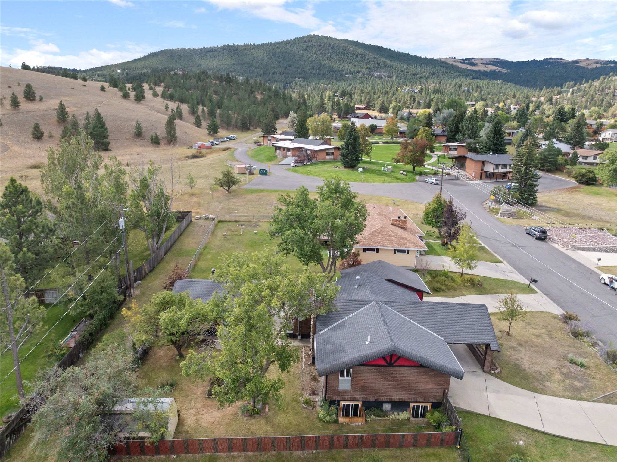431 S Lamborn Street Property Photo 2