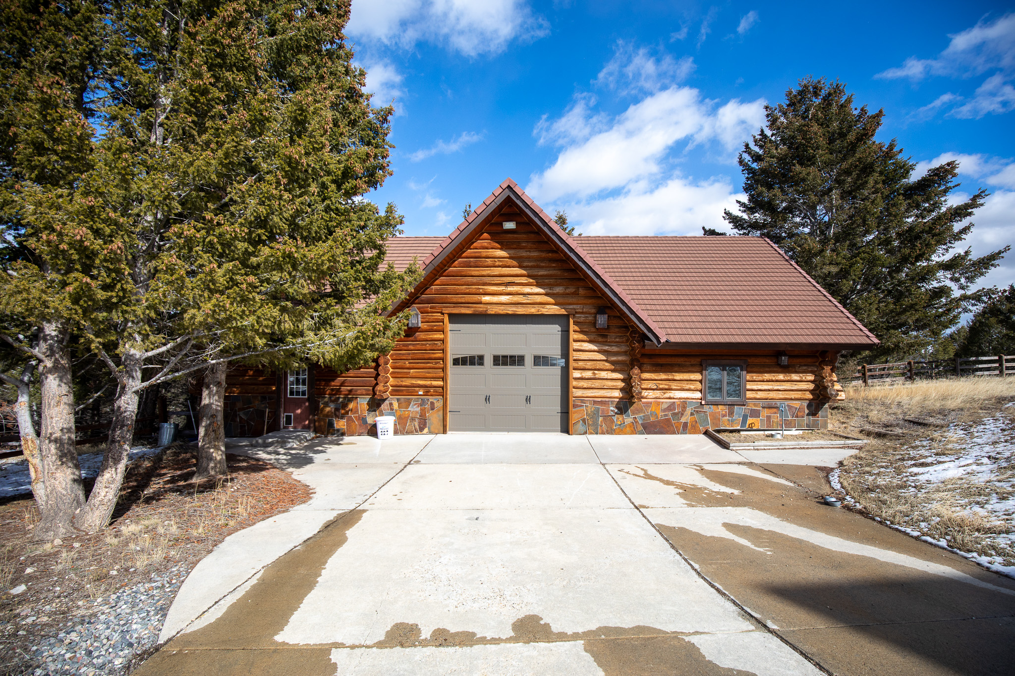 1380 Glacier View Drive Property Photo 5