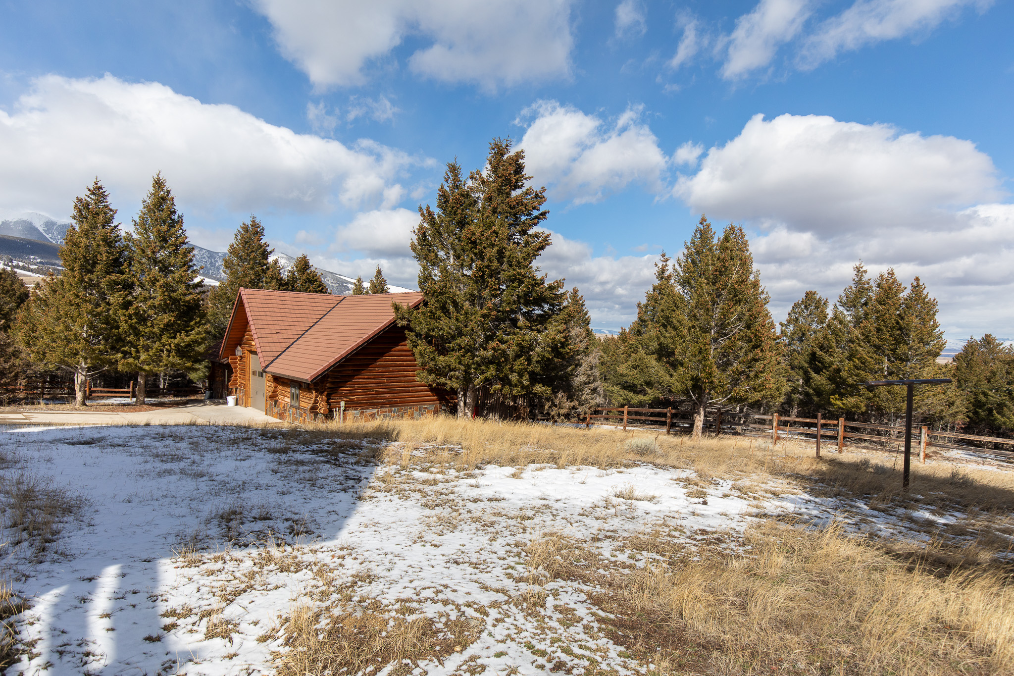 1380 Glacier View Drive Property Photo 8