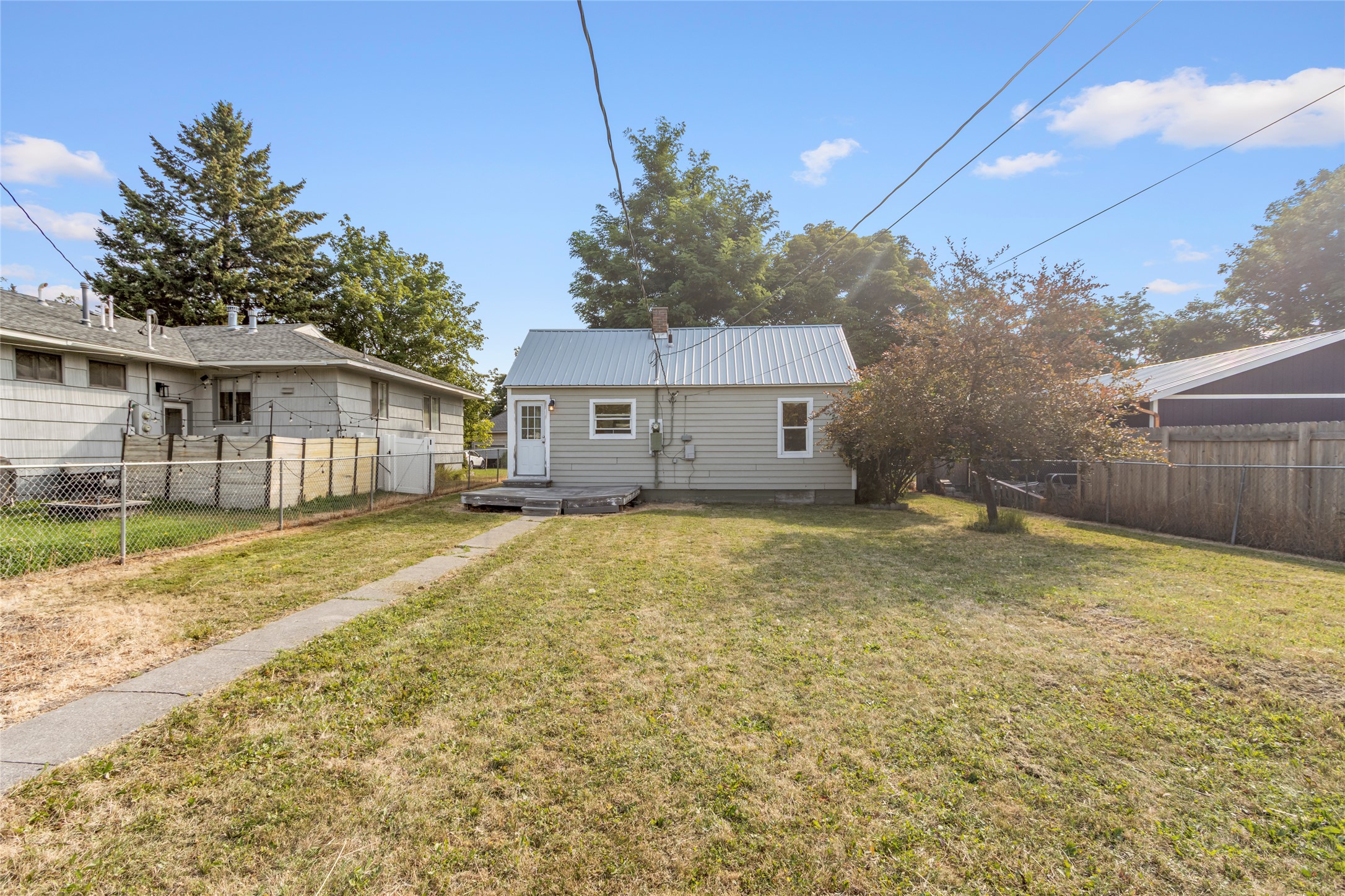 366 5th Avenue West North Property Photo 4