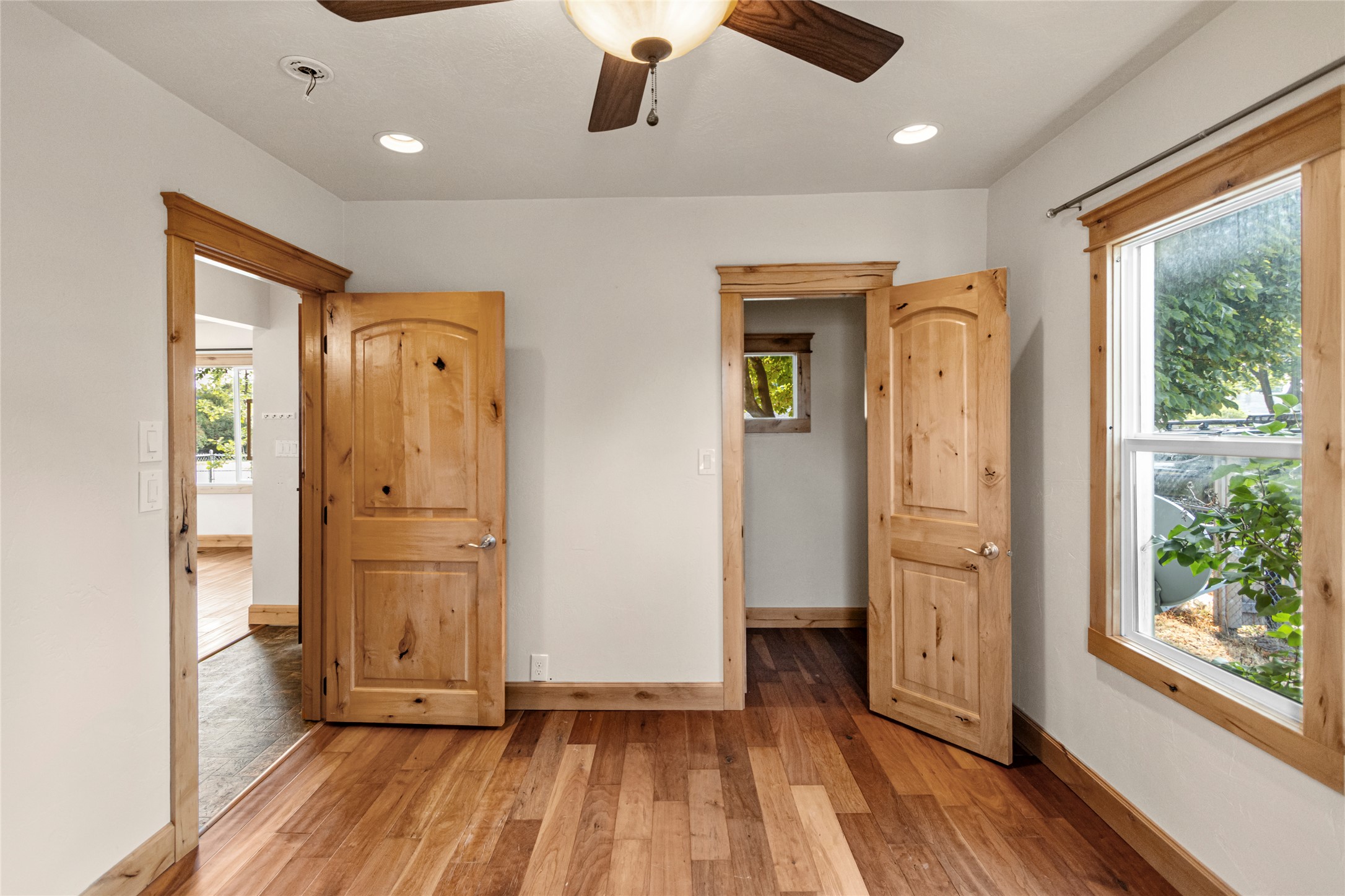 366 5th Avenue West North Property Photo 6