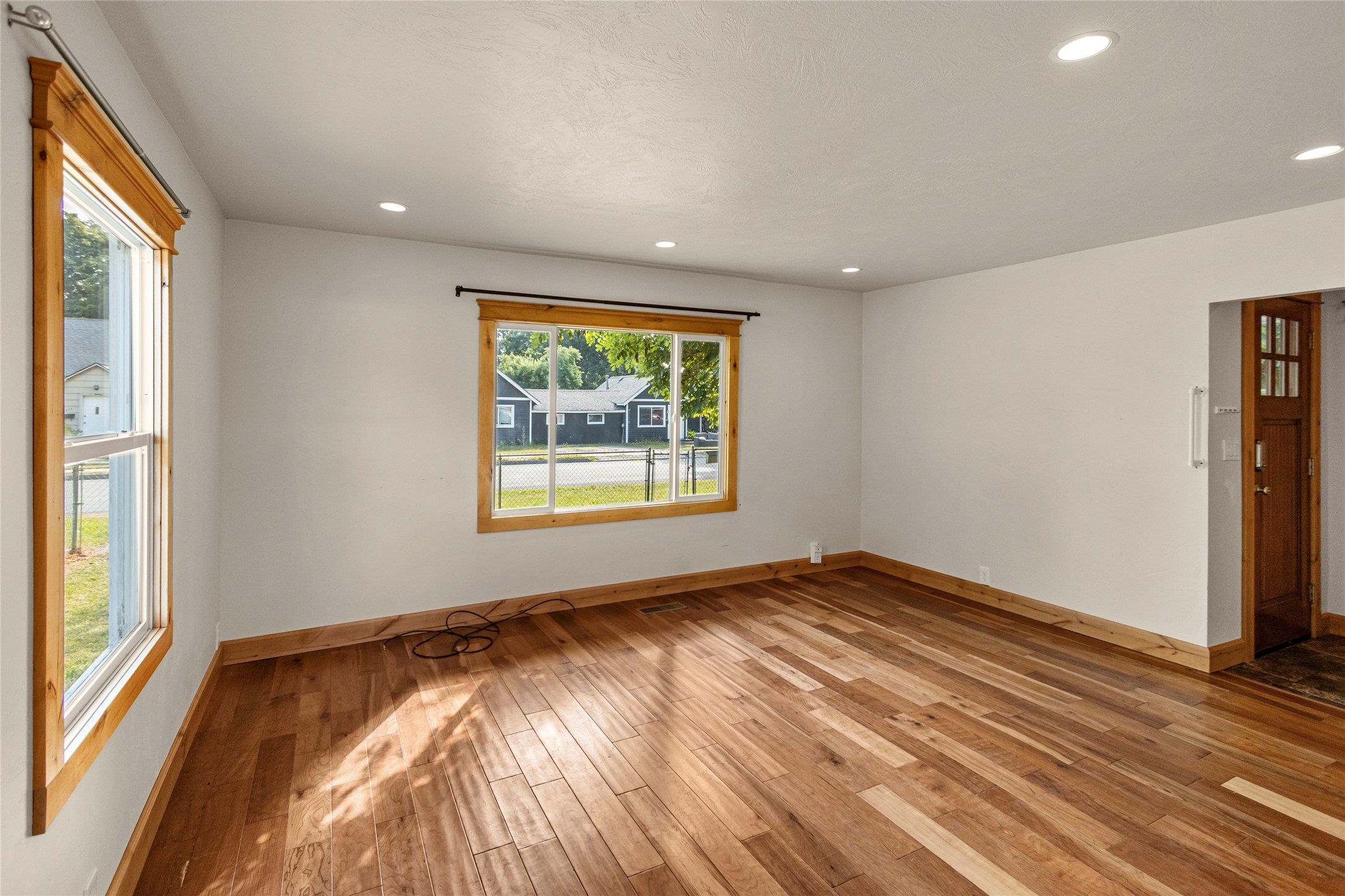 366 5th Avenue West North Property Photo 14
