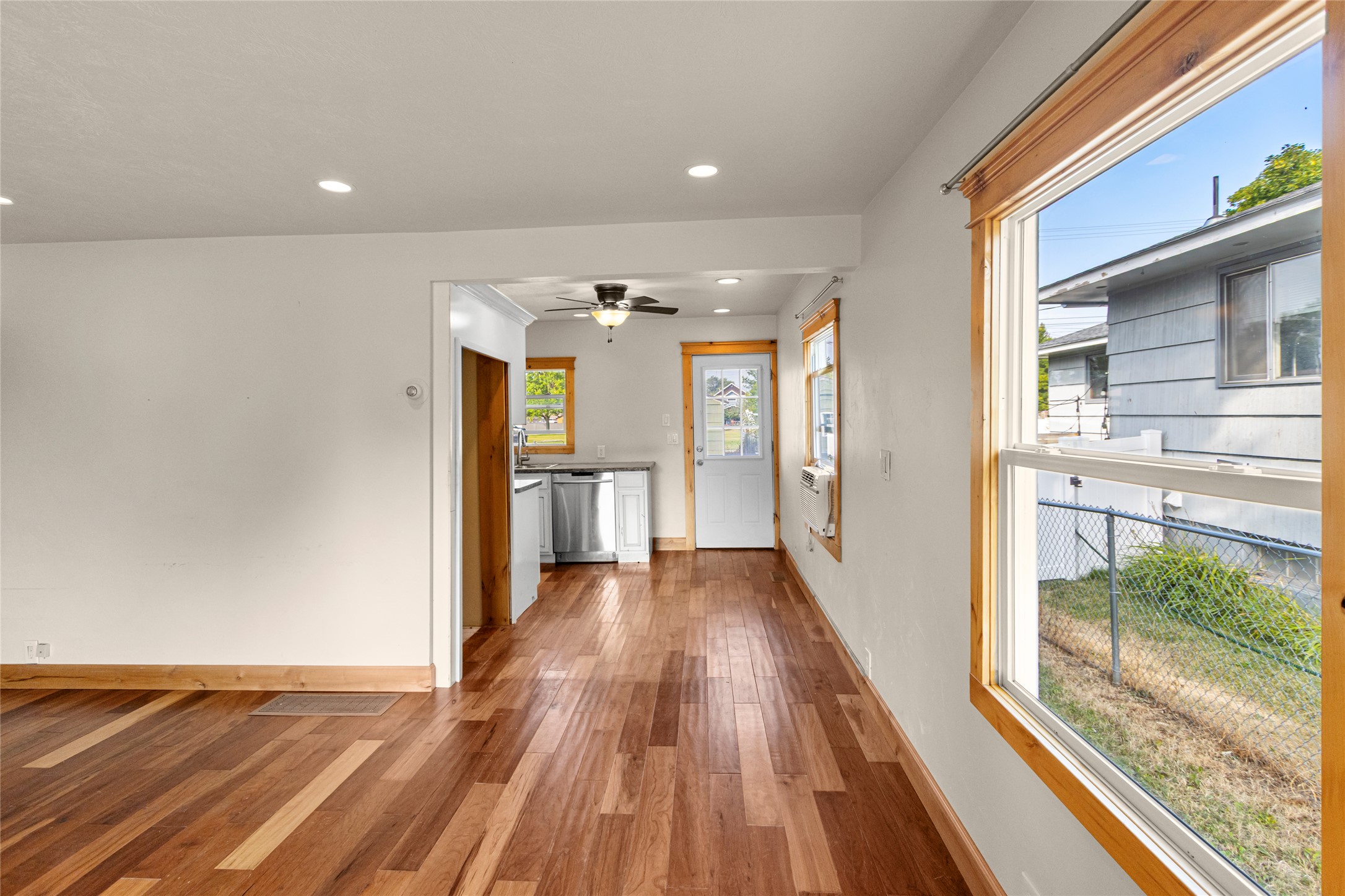 366 5th Avenue West North Property Photo 15