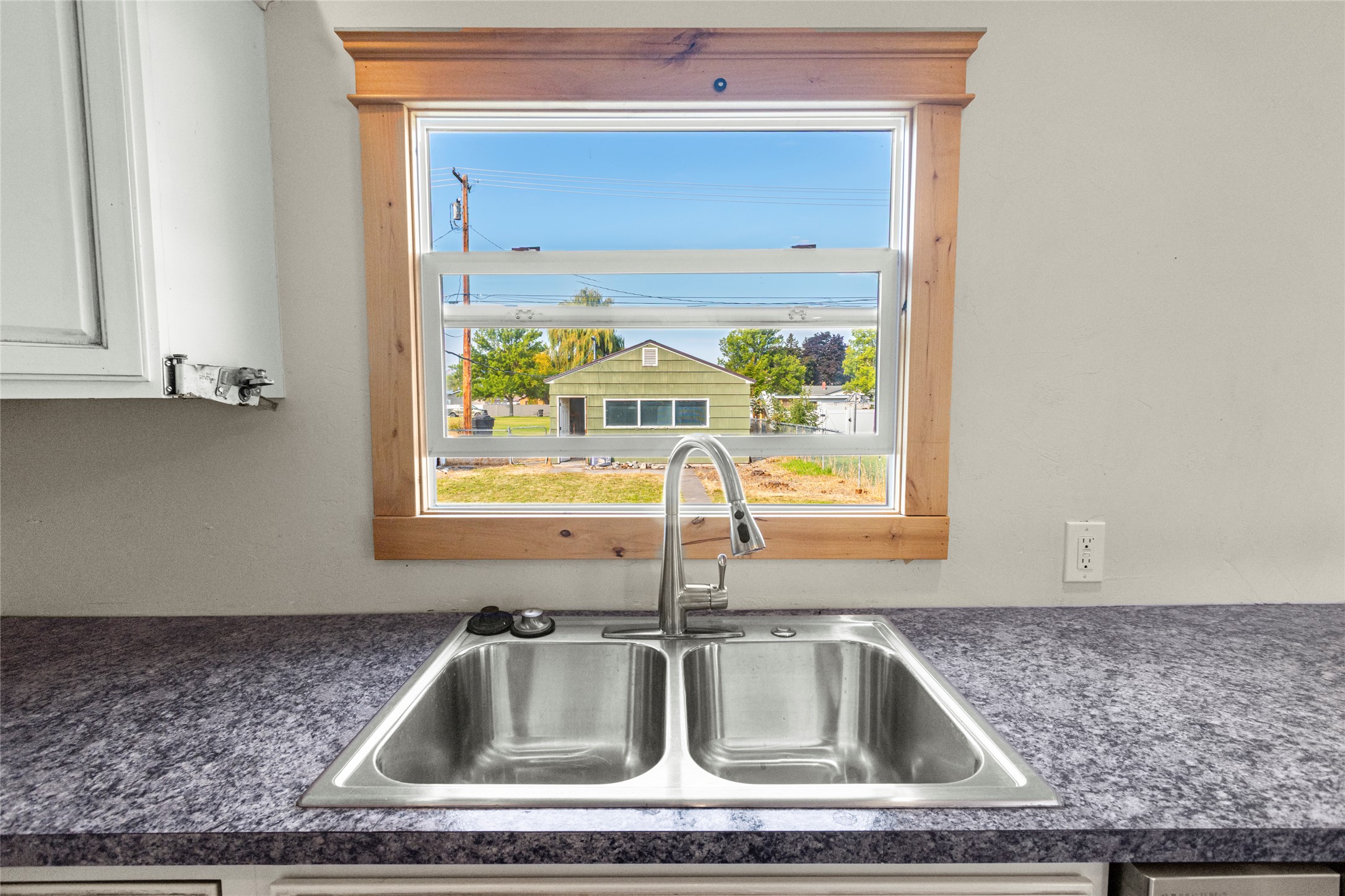 366 5th Avenue West North Property Photo 19