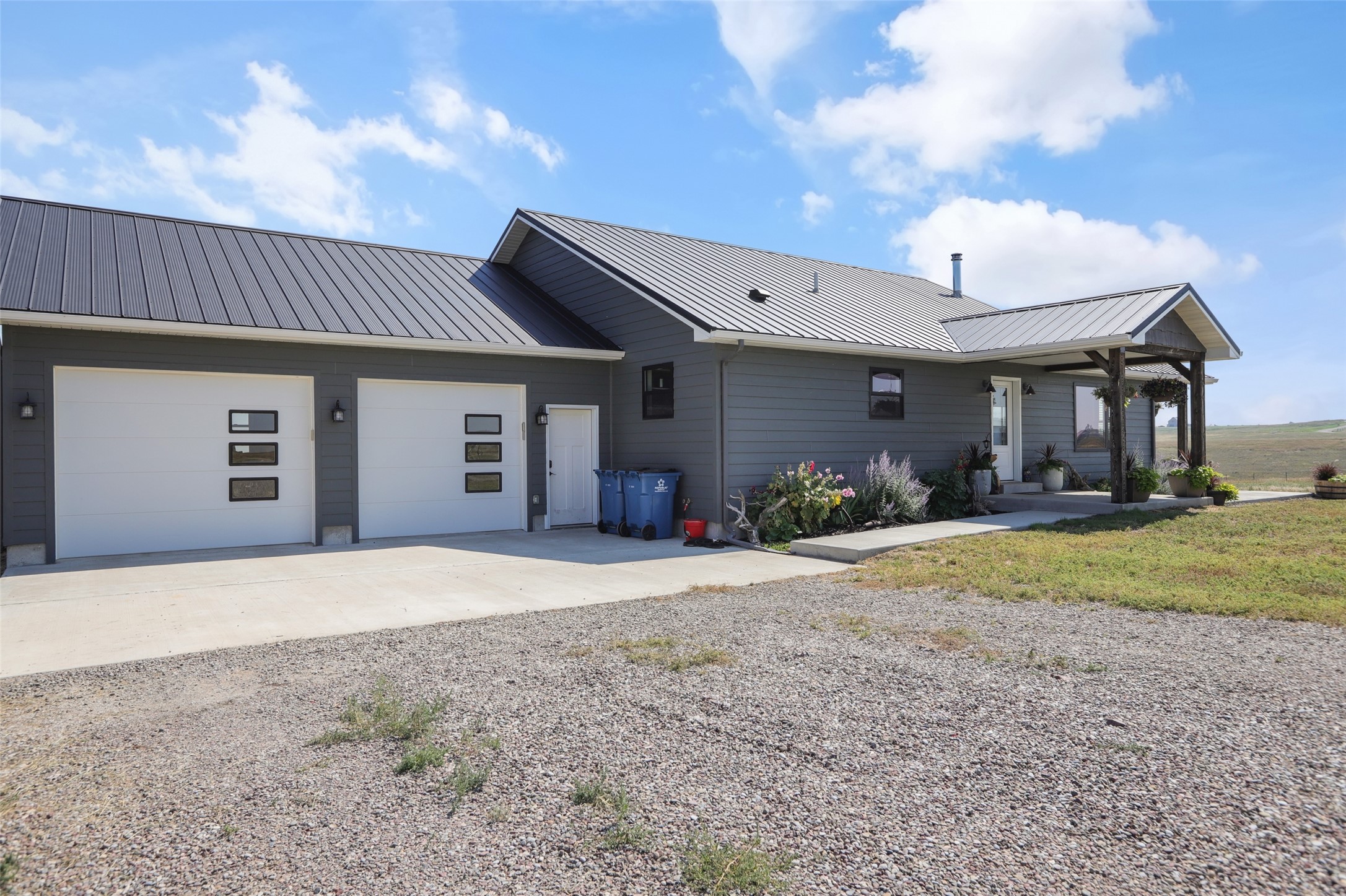 44 Kamloops Road Property Photo 1