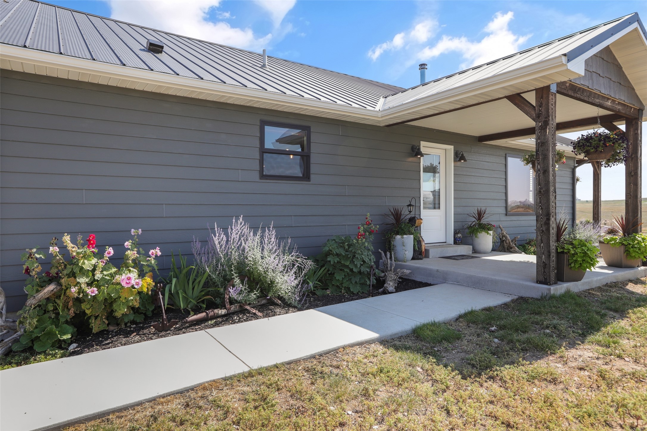 44 Kamloops Road Property Photo 3