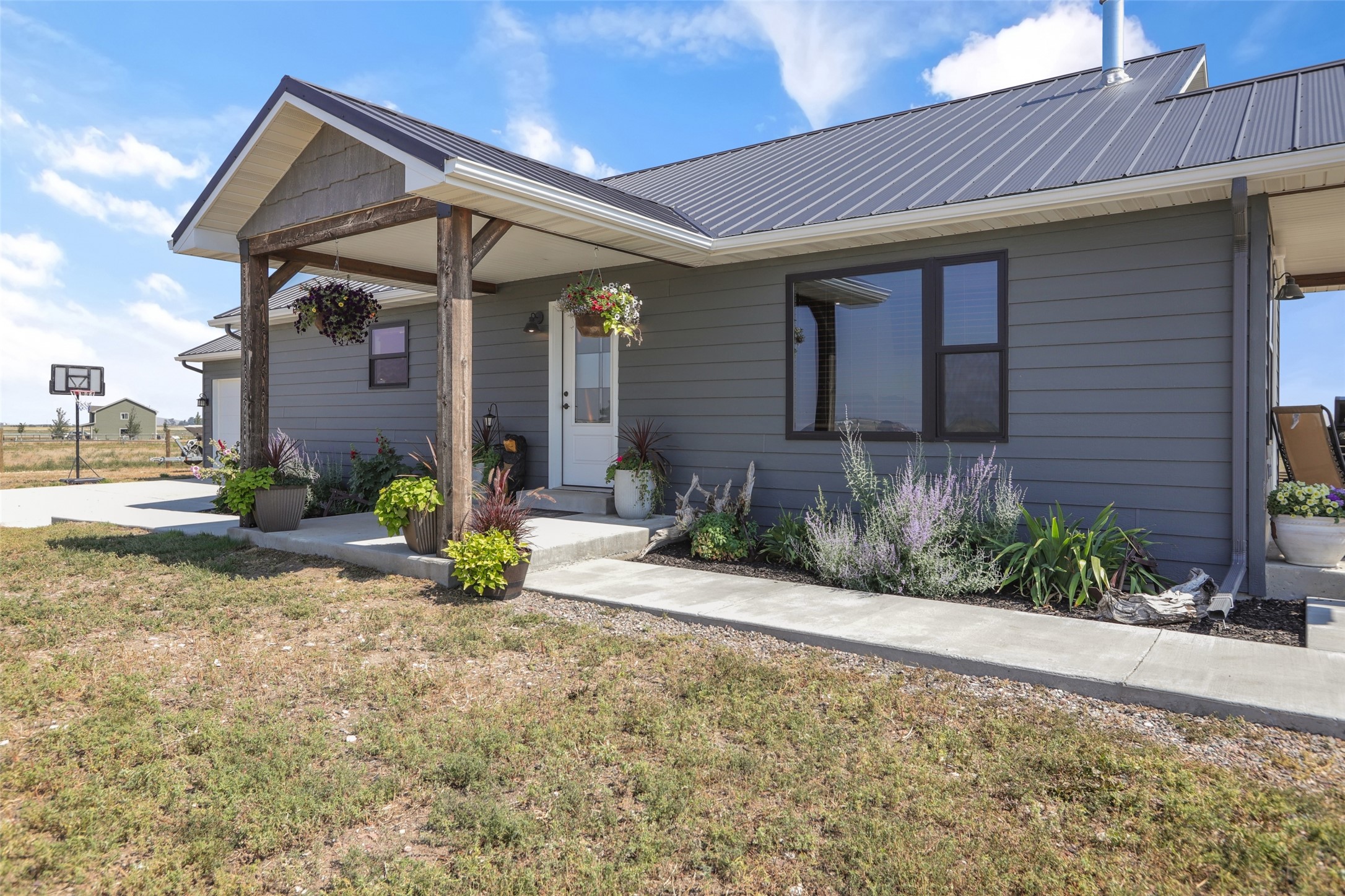 44 Kamloops Road Property Photo 5