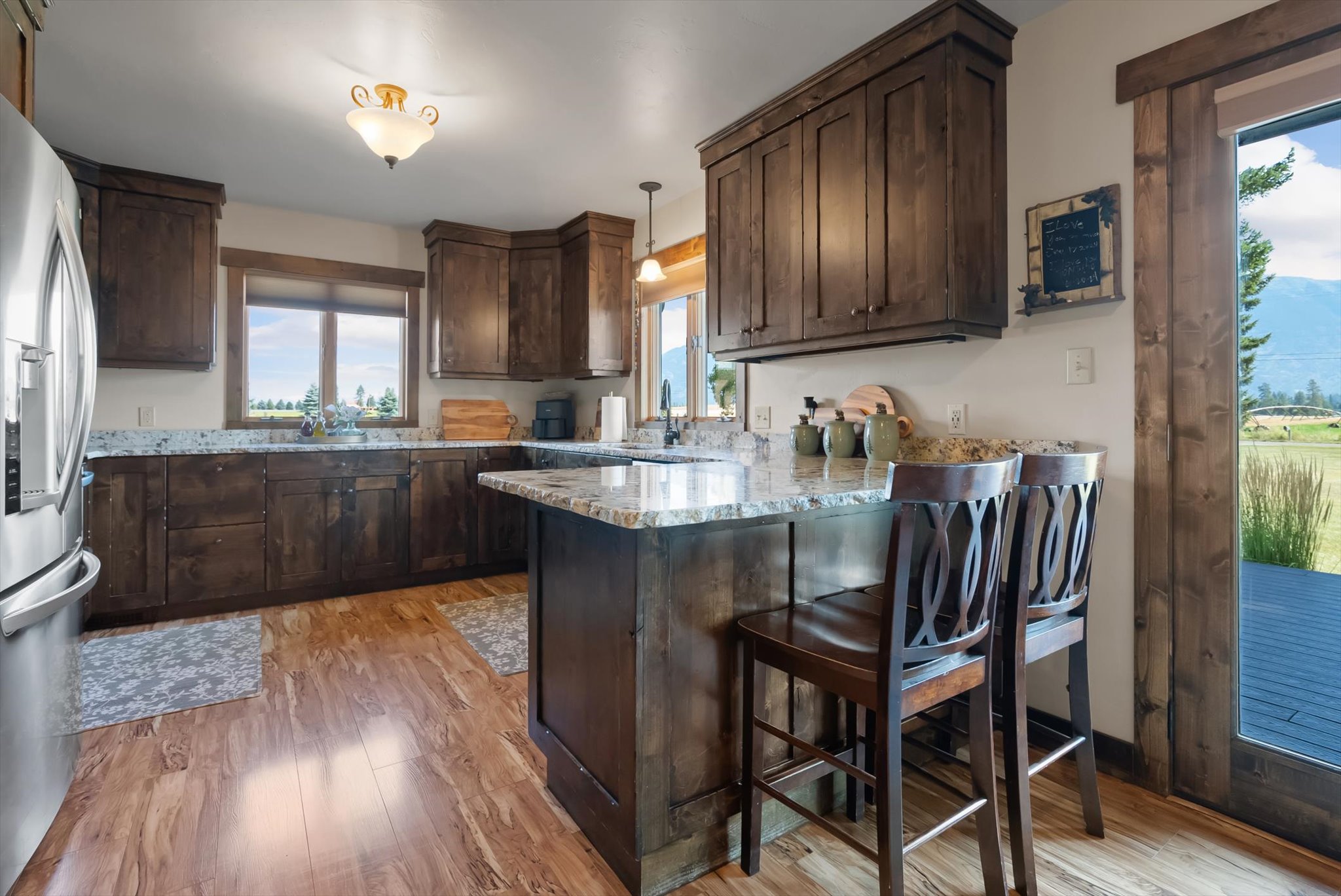 1020 Middle Road Property Photo 4