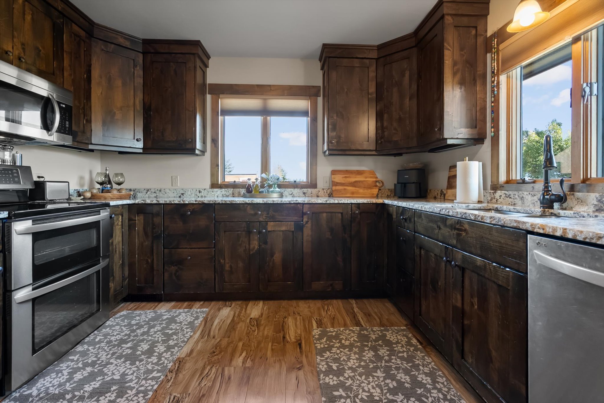 1020 Middle Road Property Photo 15