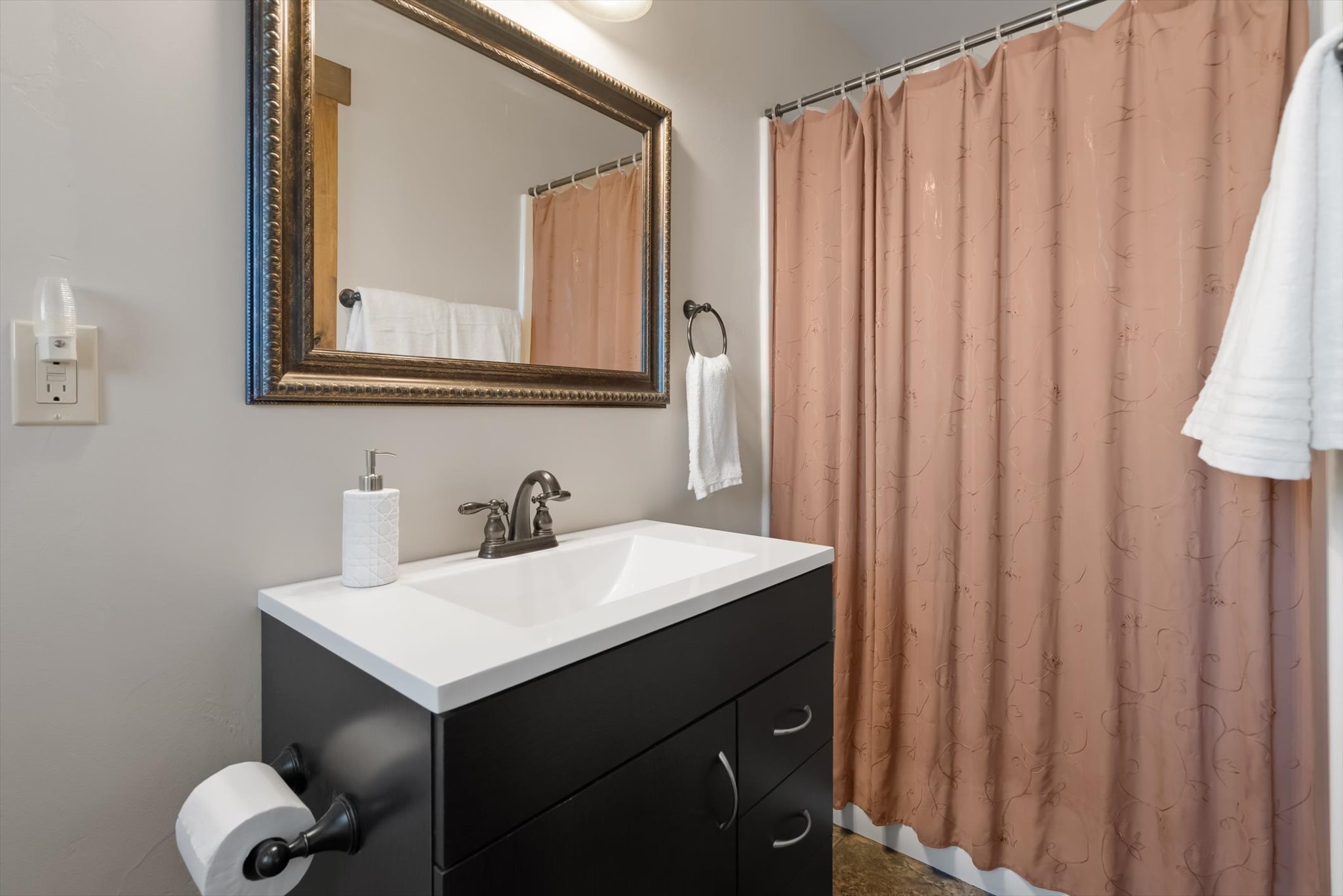 1020 Middle Road Property Photo 20