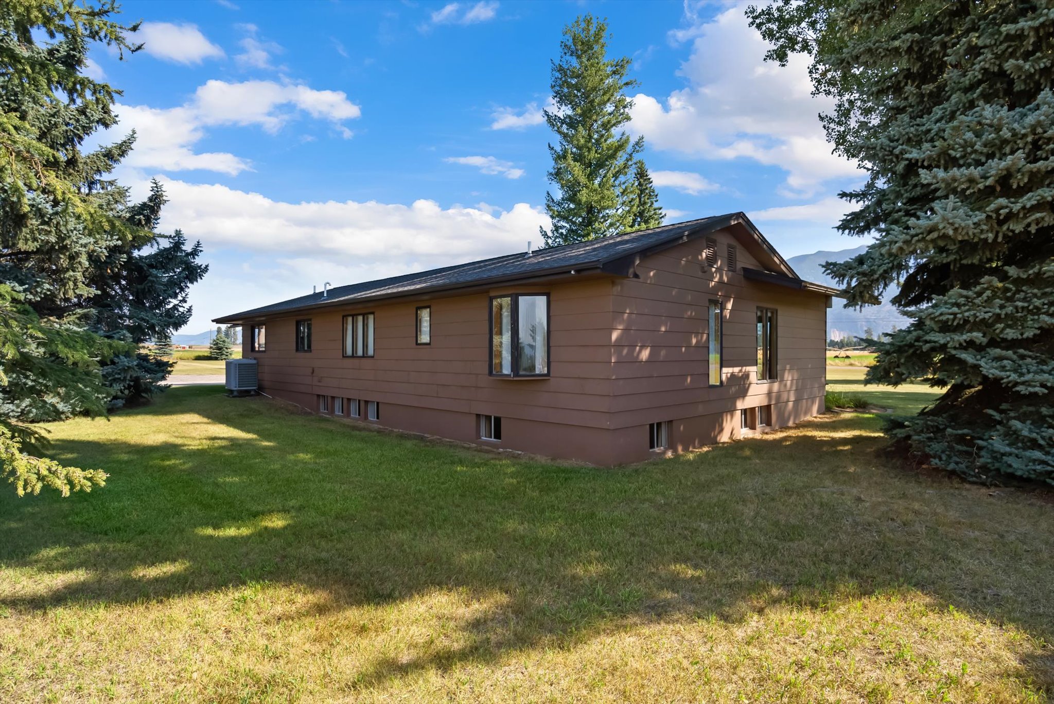 1020 Middle Road Property Photo 31