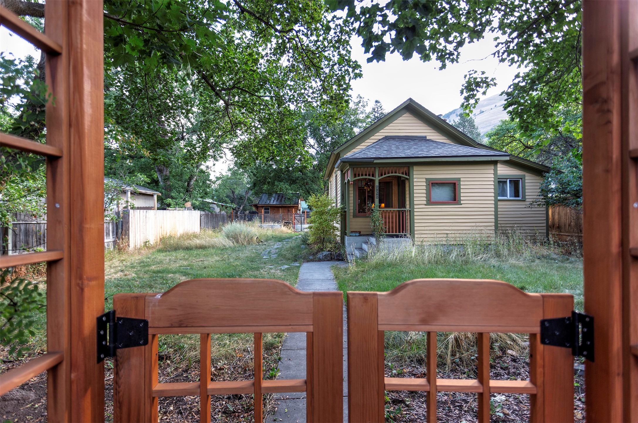 920 Locust Street Property Photo 4