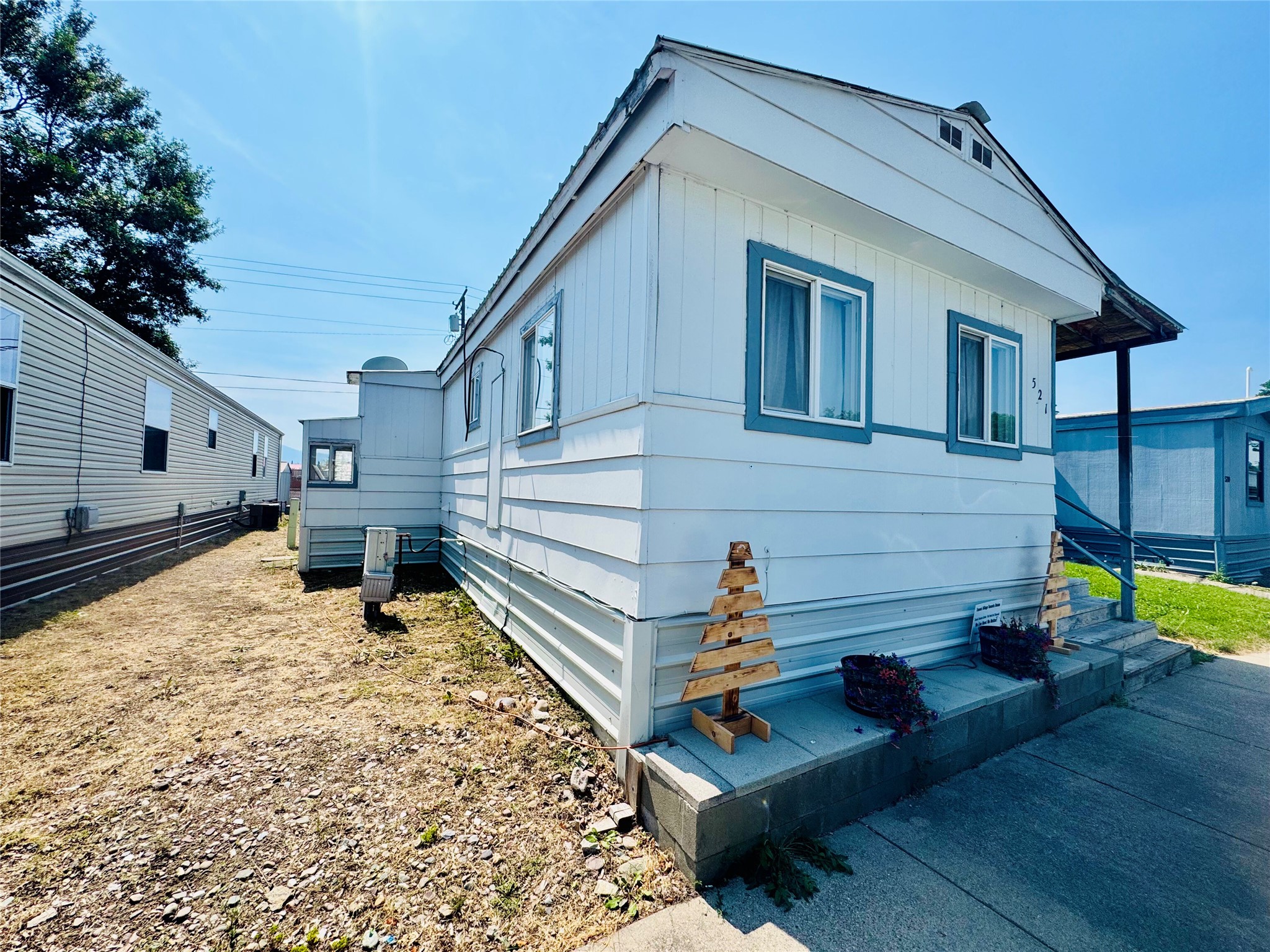 521 S Caravan Street Property Photo 2