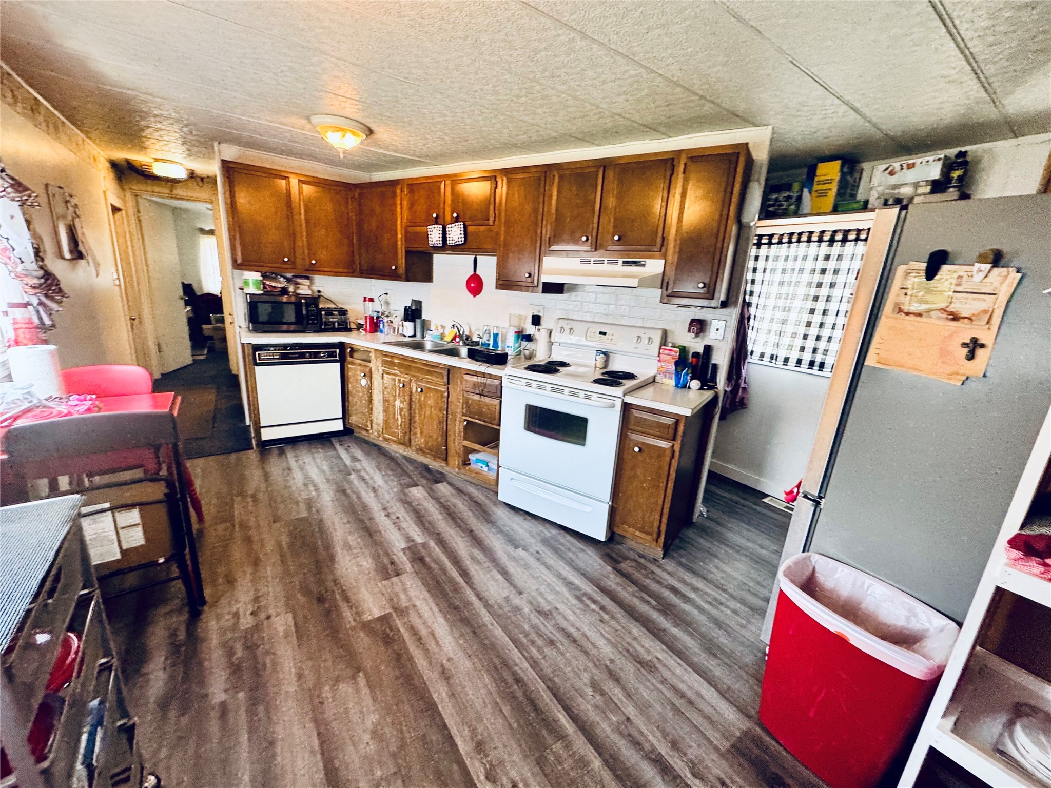 521 S Caravan Street Property Photo 9