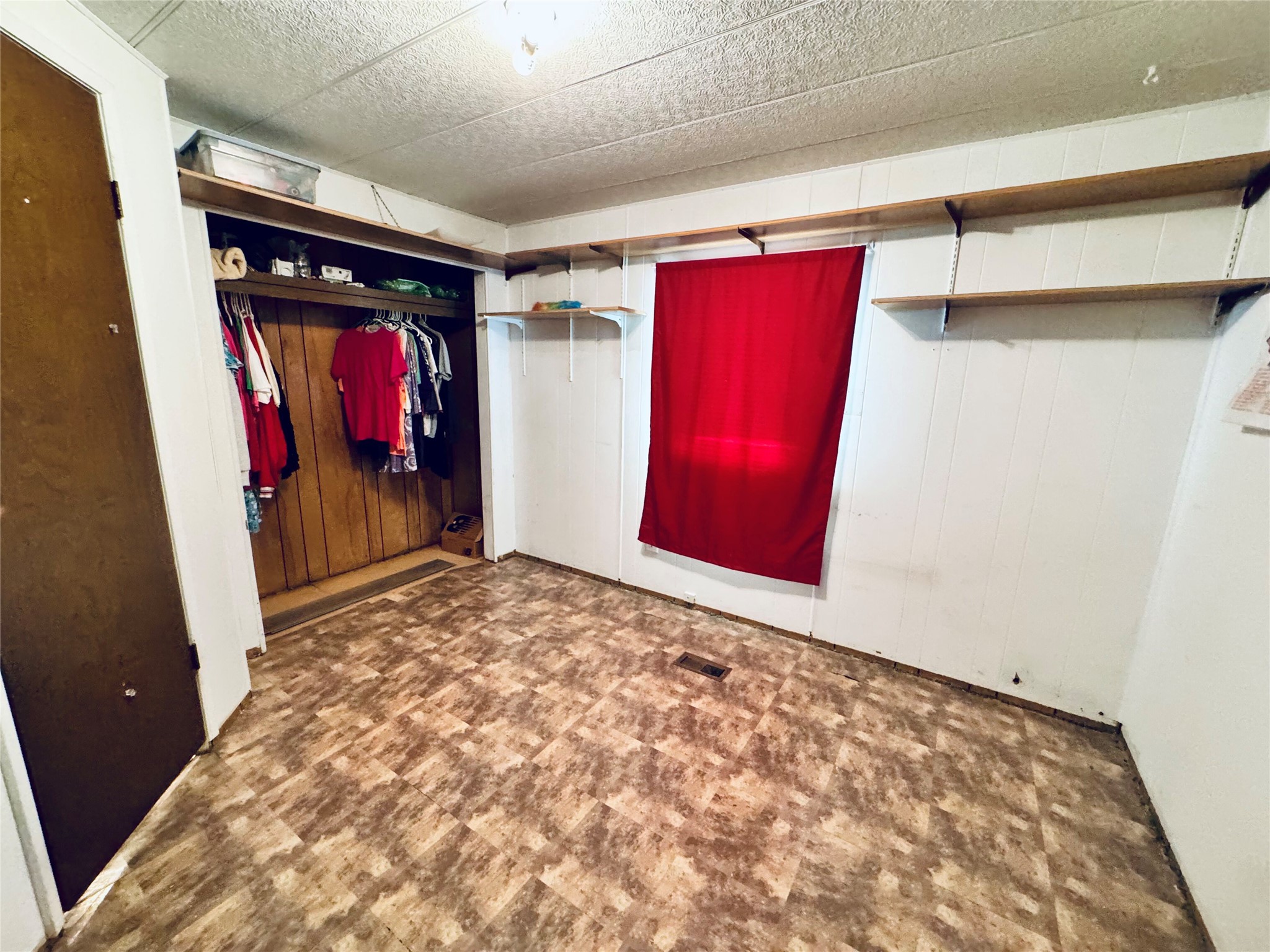 521 S Caravan Street Property Photo 14