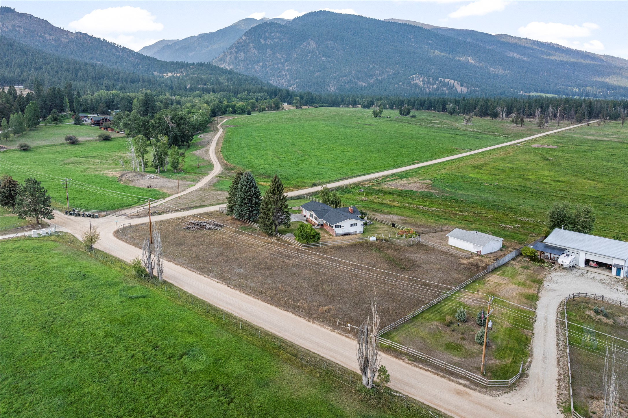803 Indian Prairie Loop Property Photo 3