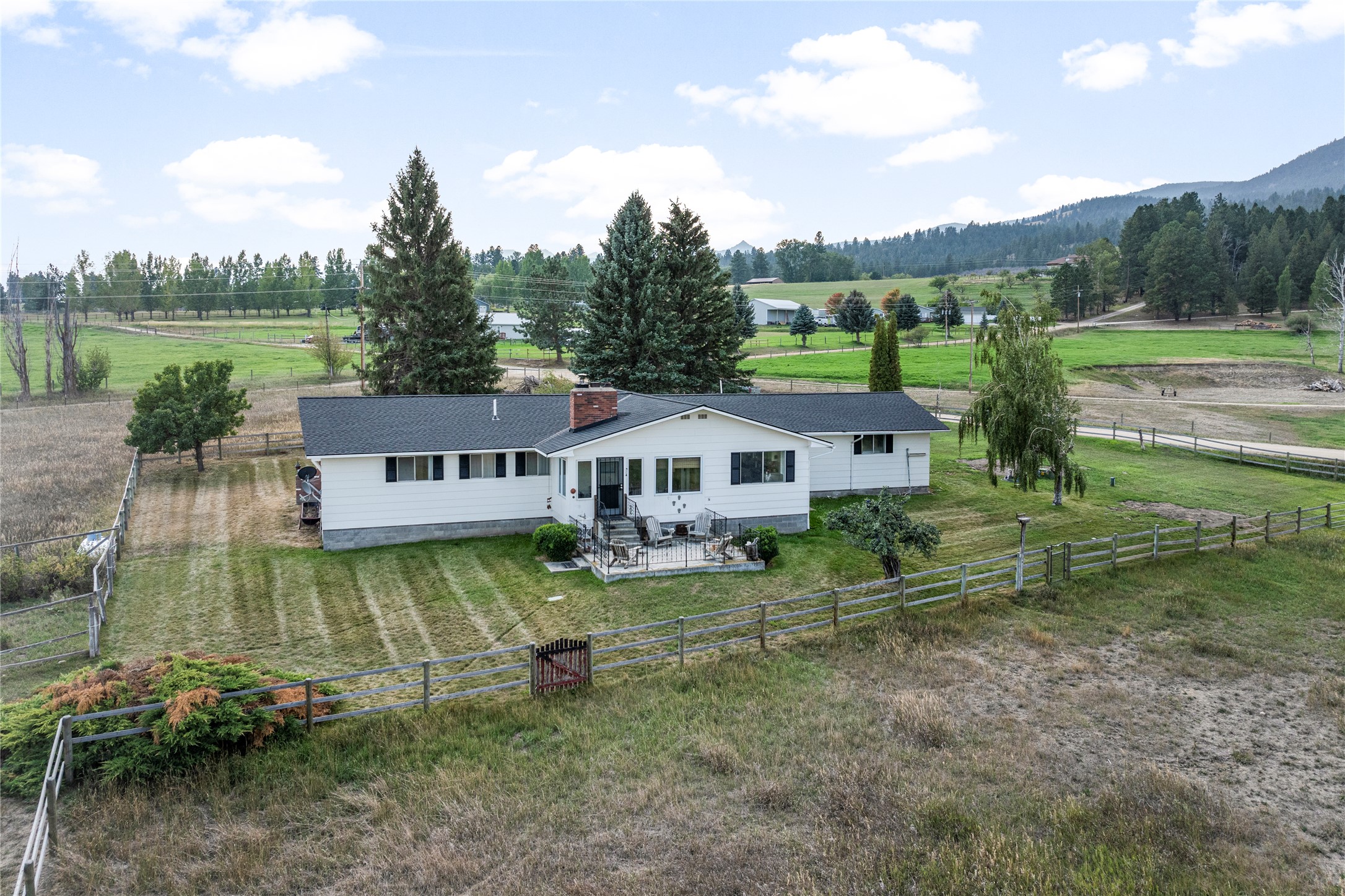 803 Indian Prairie Loop Property Photo 4