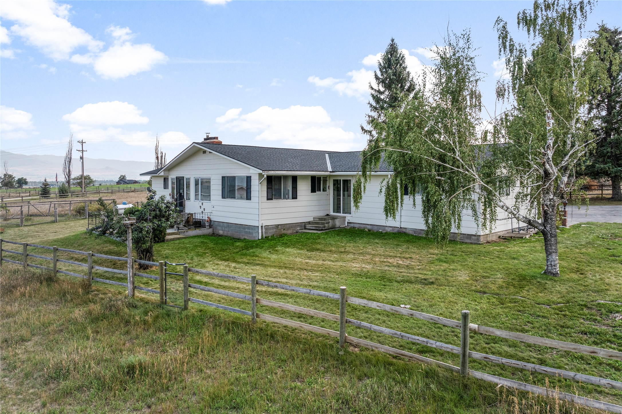 803 Indian Prairie Loop Property Photo 6