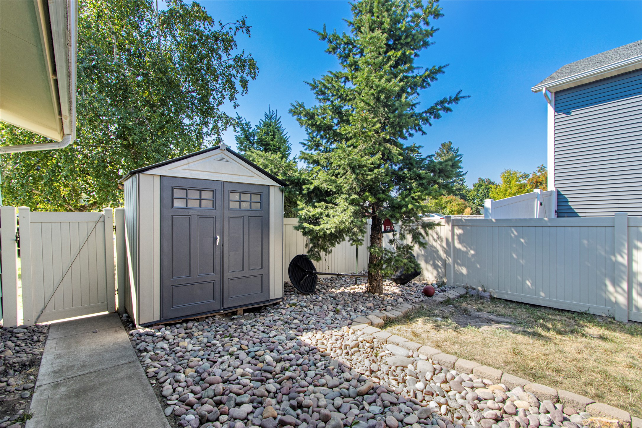 215 Park Drive Property Photo 9