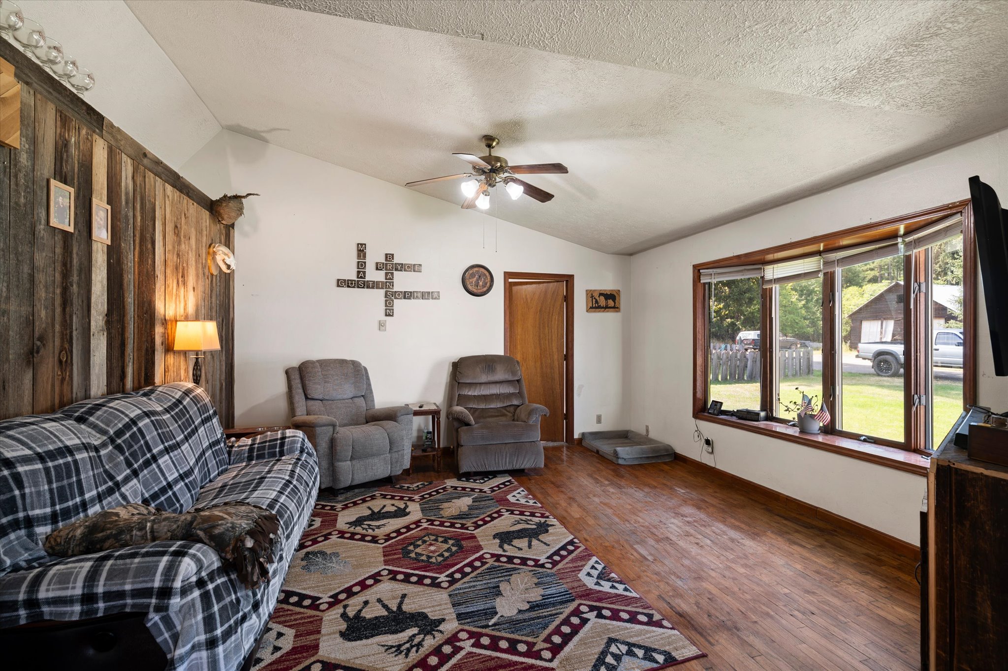 231 Glendora Avenue Property Photo 5
