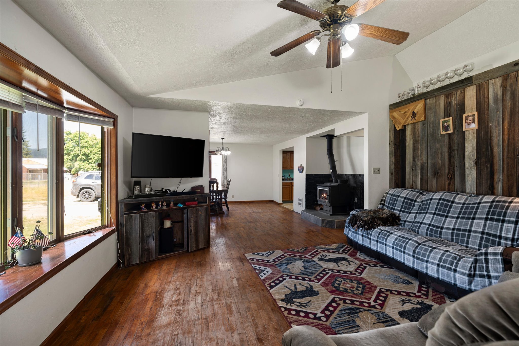231 Glendora Avenue Property Photo 6