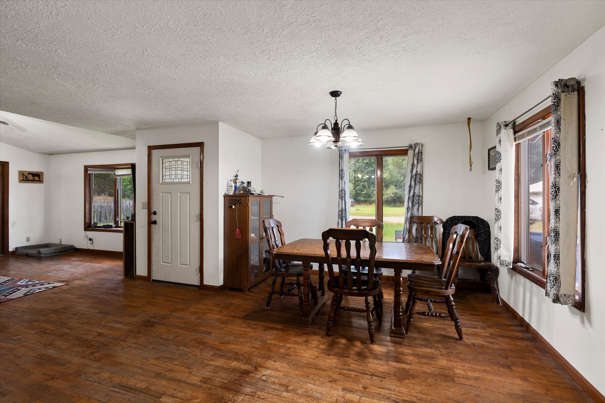 231 Glendora Avenue Property Photo 9