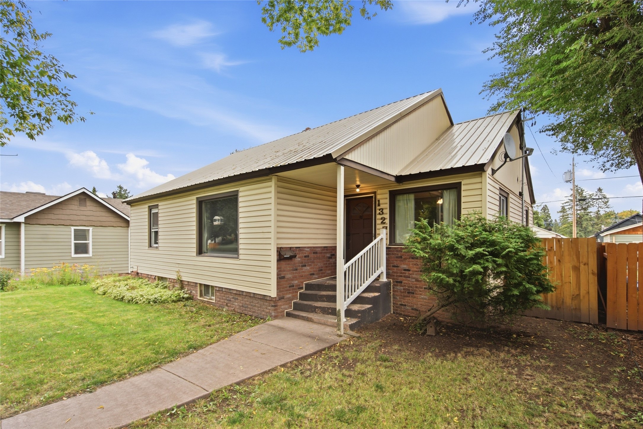 1327 4th Avenue E Property Photo 1