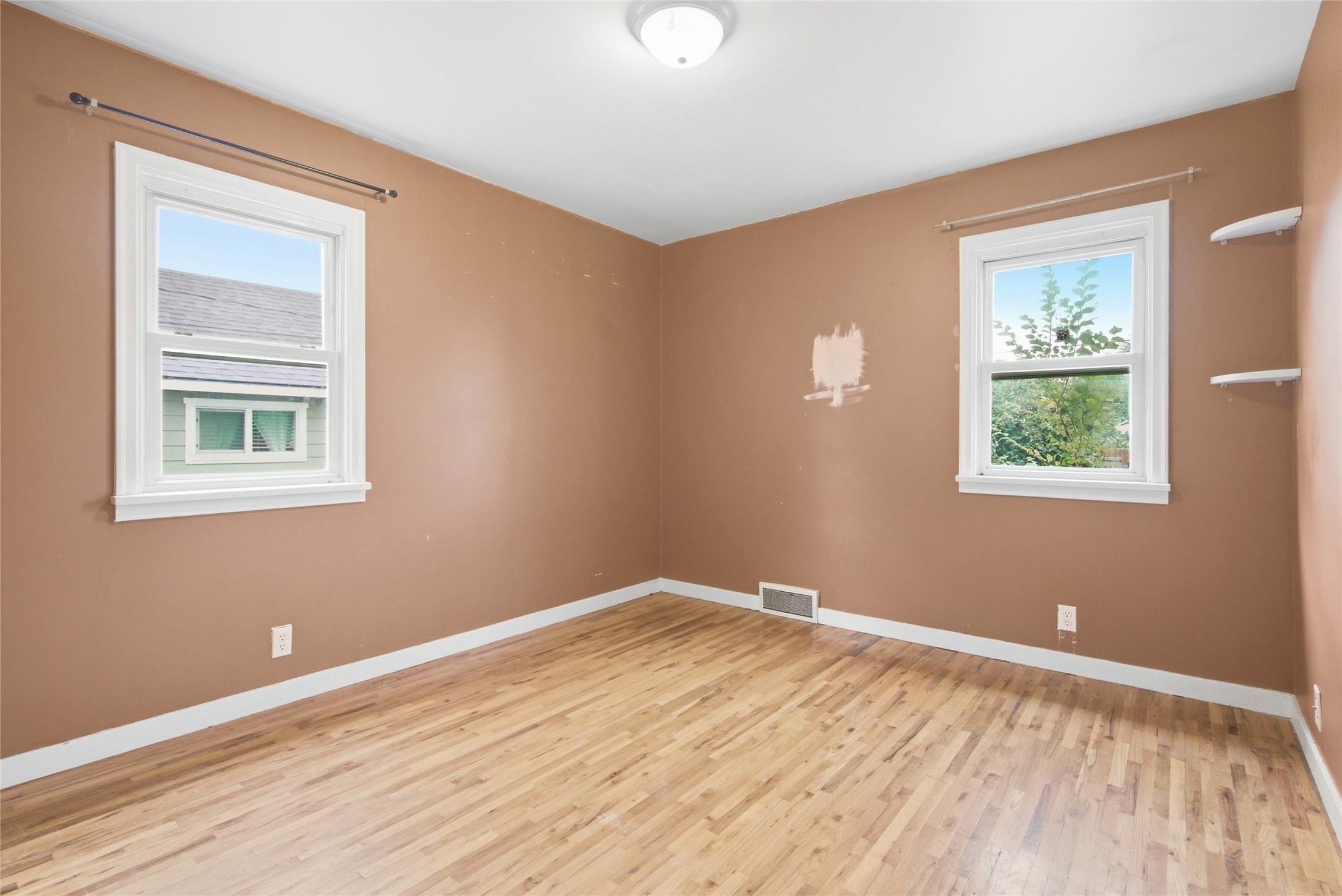 1327 4th Avenue E Property Photo 13