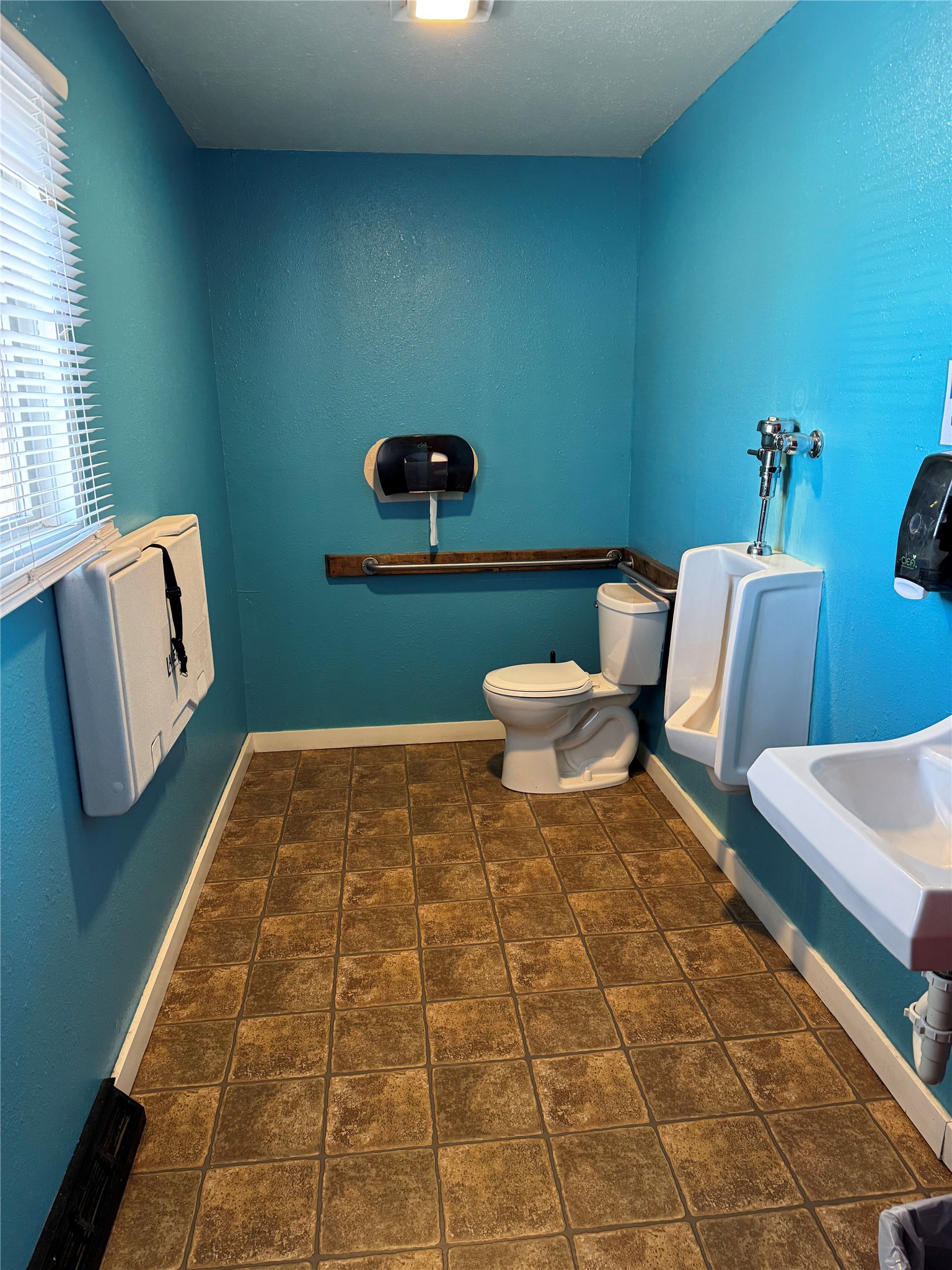 632 Euclid Avenue Property Photo 15