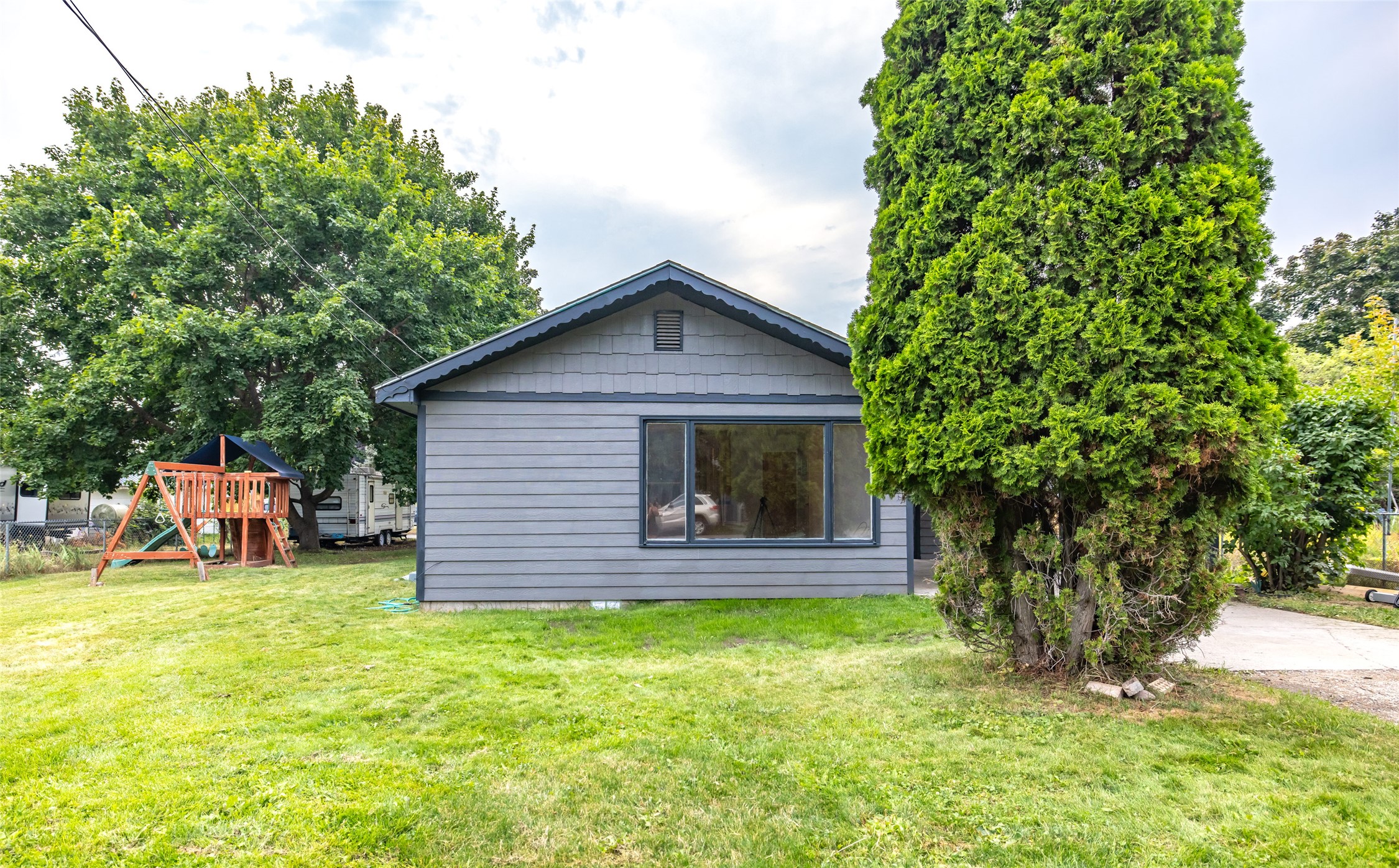 1134 3rd Avenue W Property Photo 2
