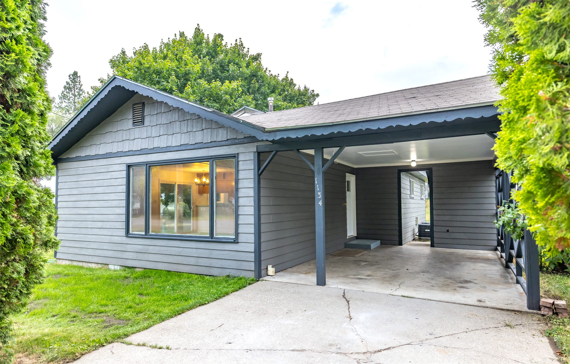 1134 3rd Avenue W Property Photo 3