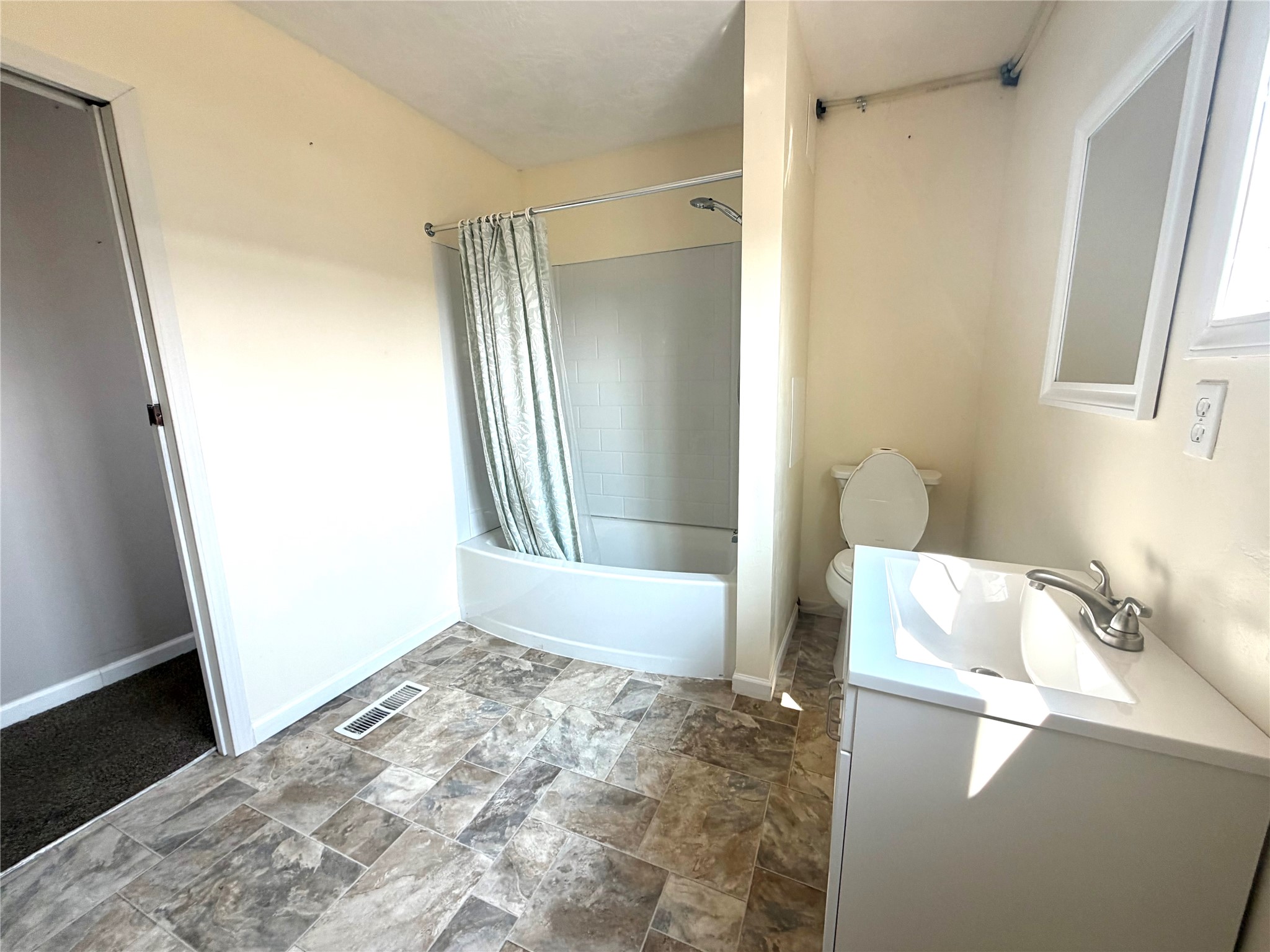 1319 Eisenhower Avenue Property Photo 15