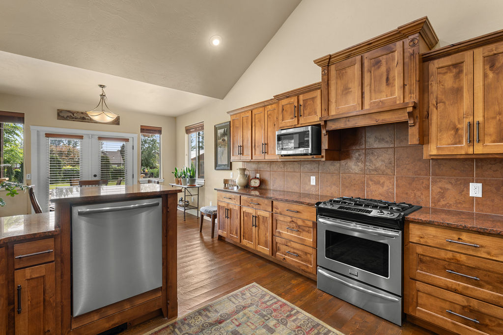 26 Logan Way Property Photo 10