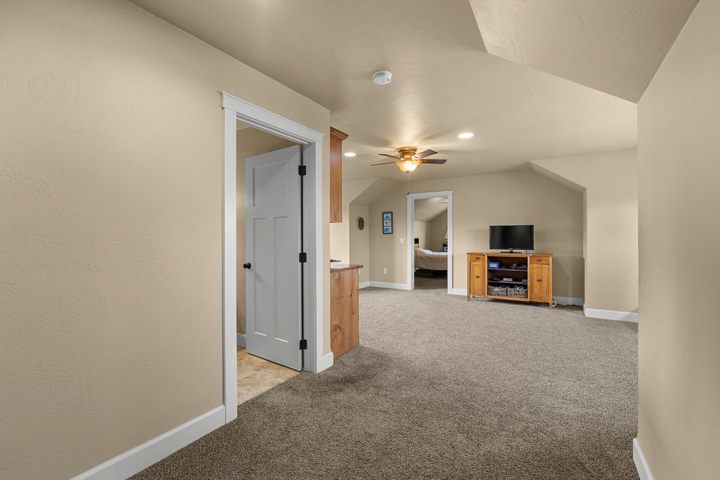 26 Logan Way Property Photo 31