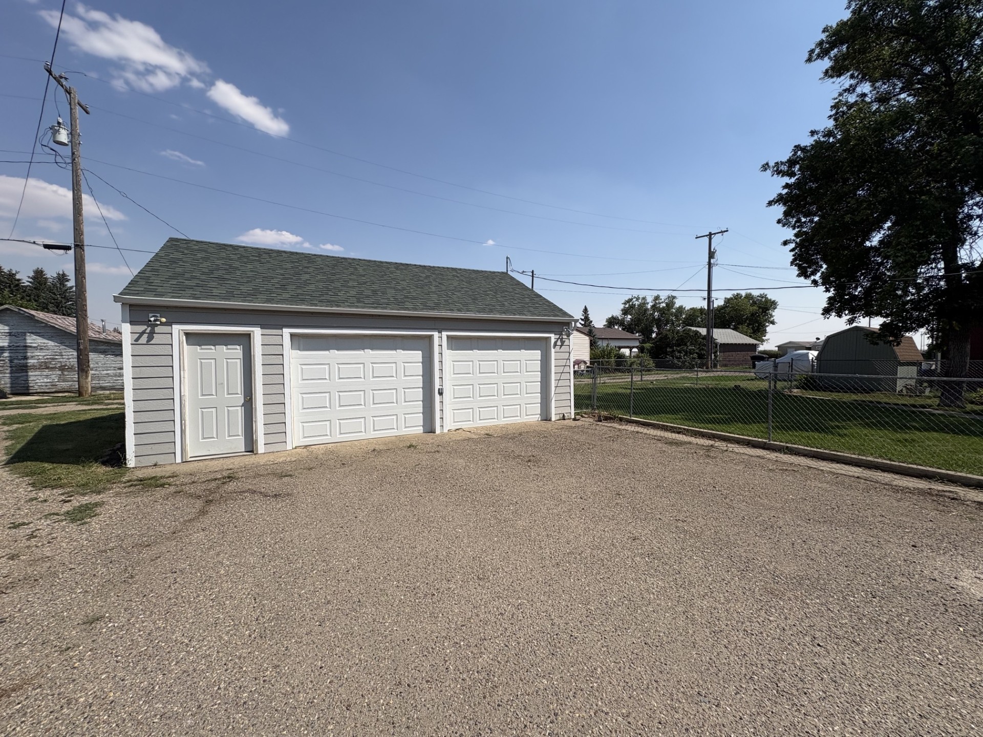 319 1st Street E Property Photo 3