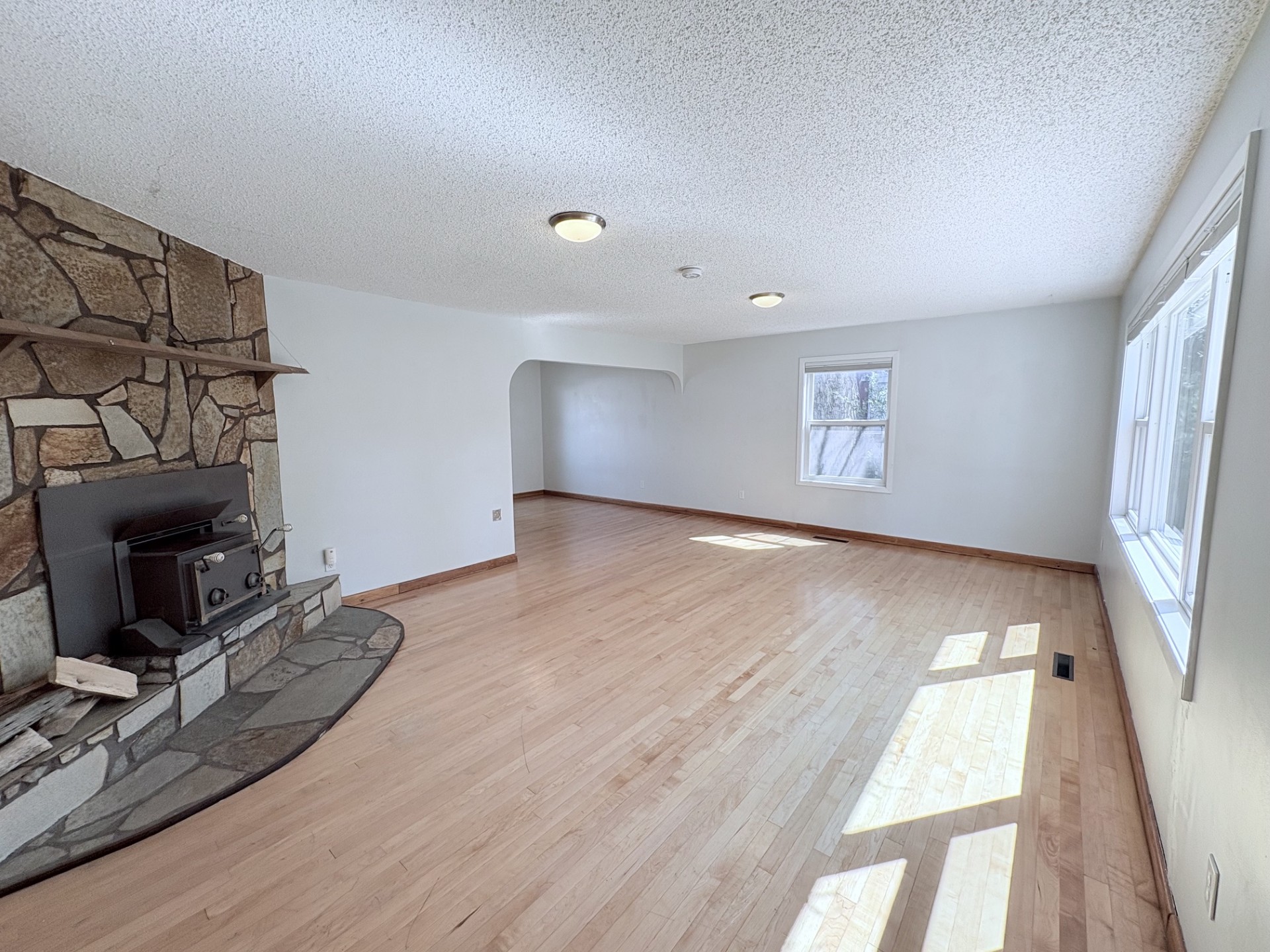 319 1st Street E Property Photo 12