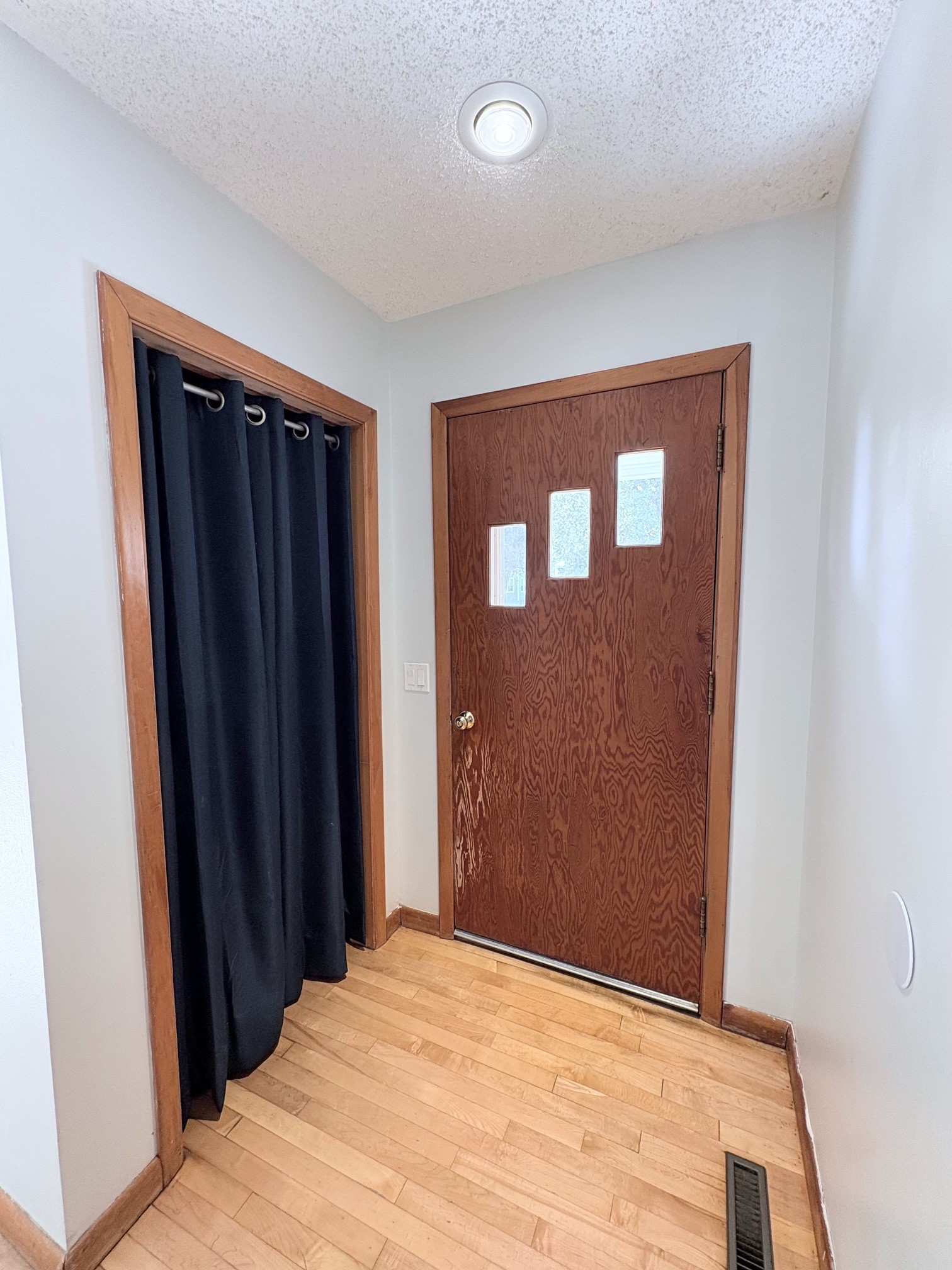 319 1st Street E Property Photo 13