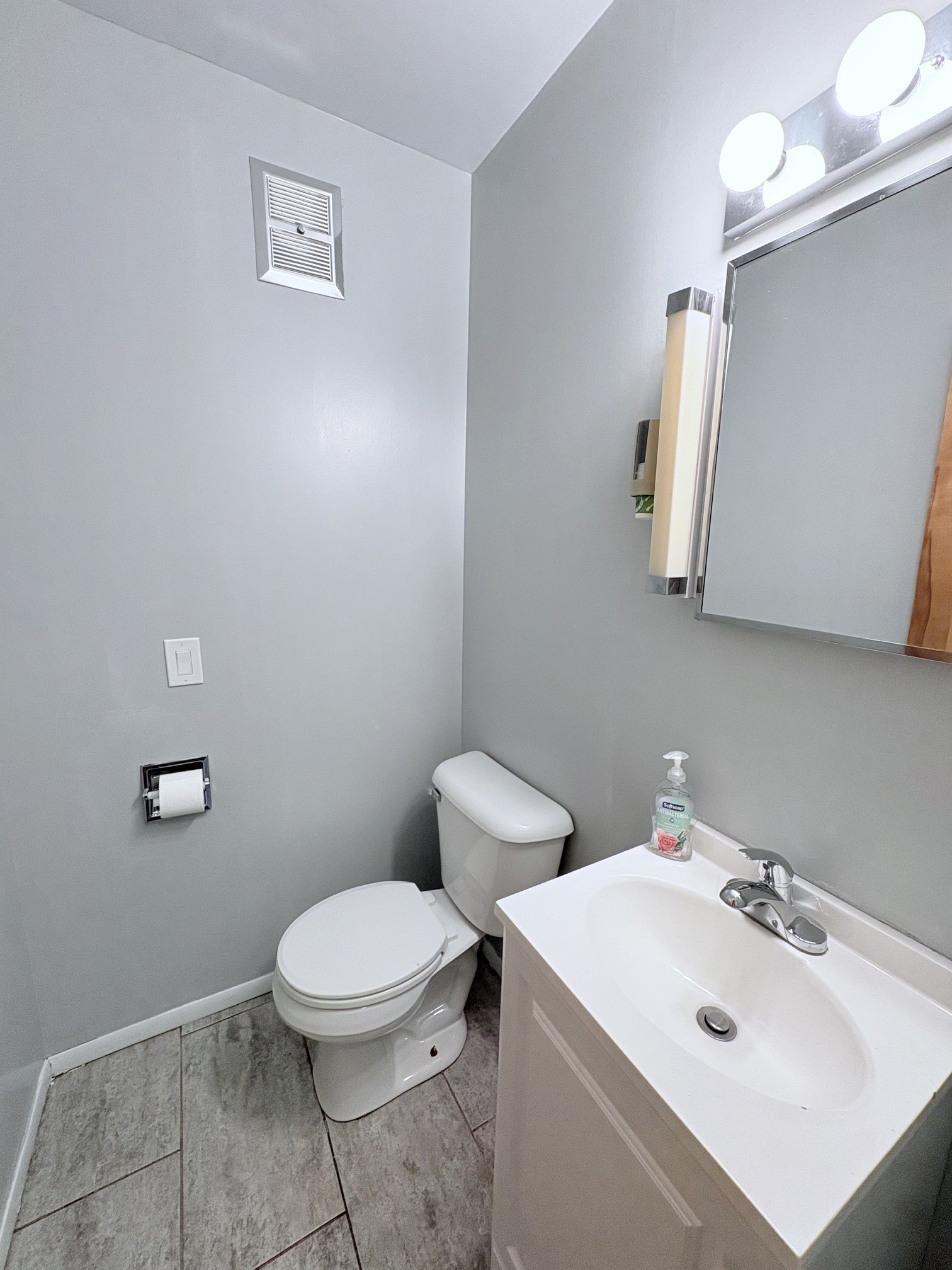 319 1st Street E Property Photo 15