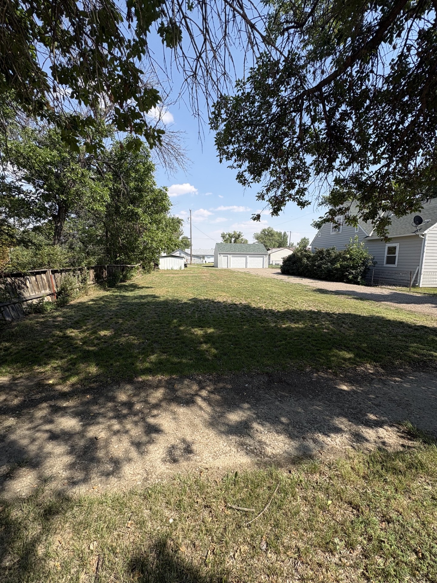 319 1st Street E Property Photo 23