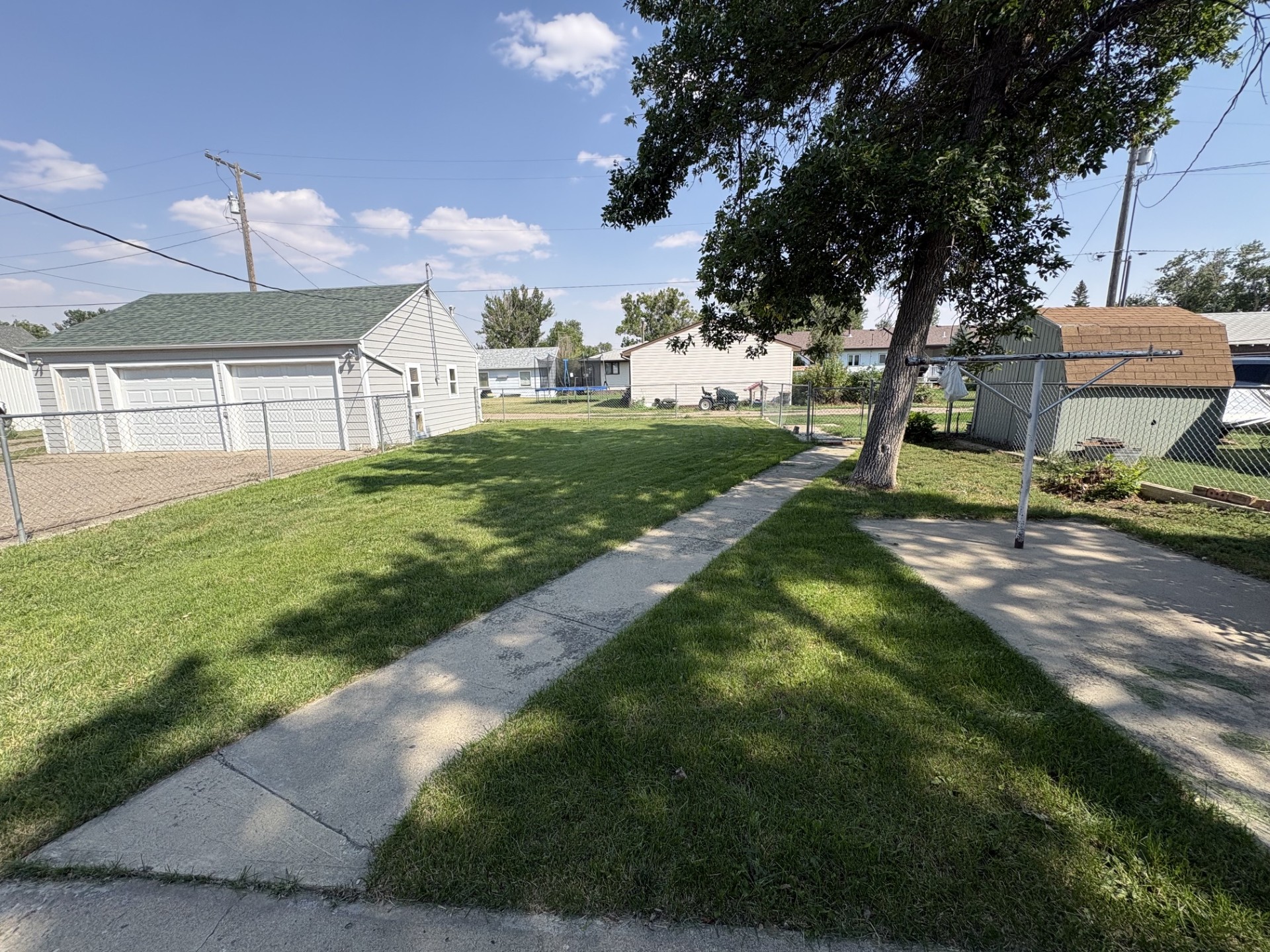 319 1st Street E Property Photo 26