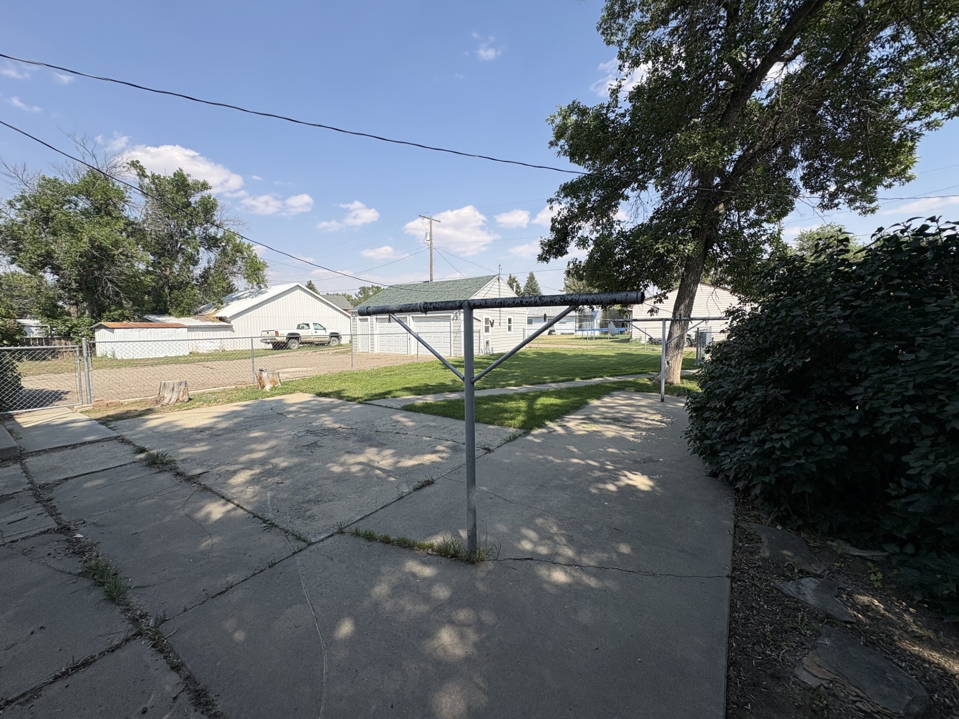 319 1st Street E Property Photo 28