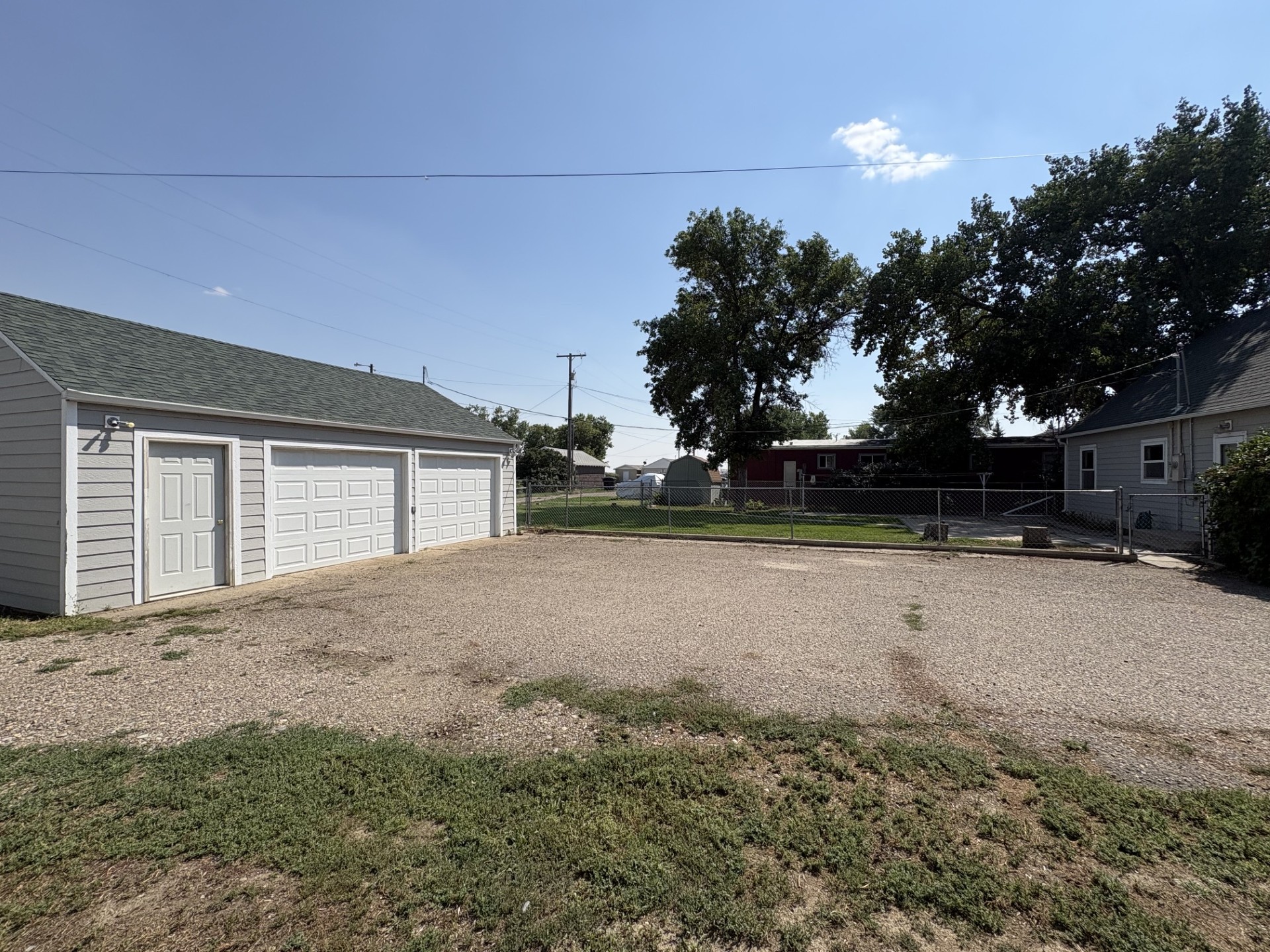 319 1st Street E Property Photo 29