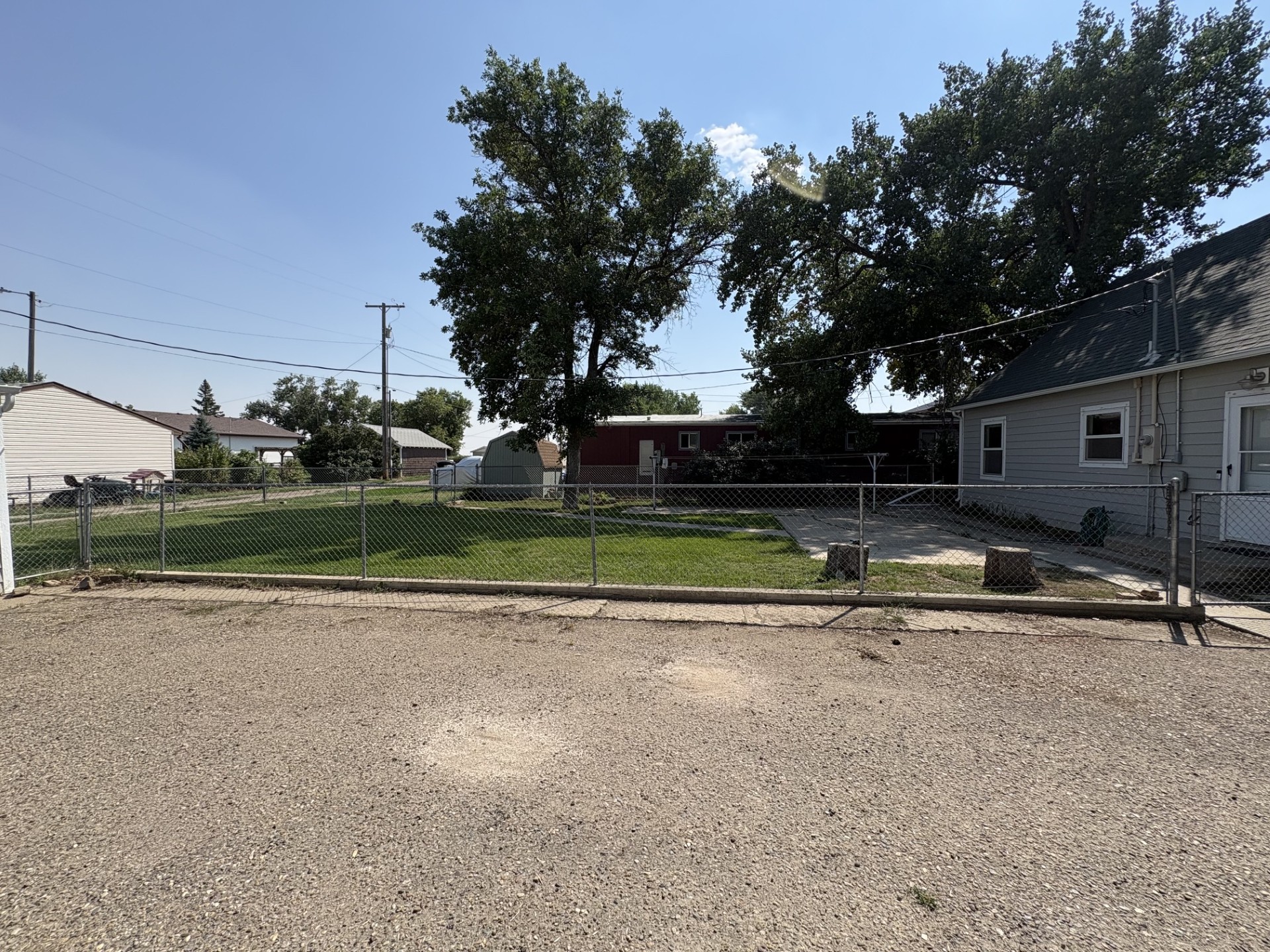 319 1st Street E Property Photo 32