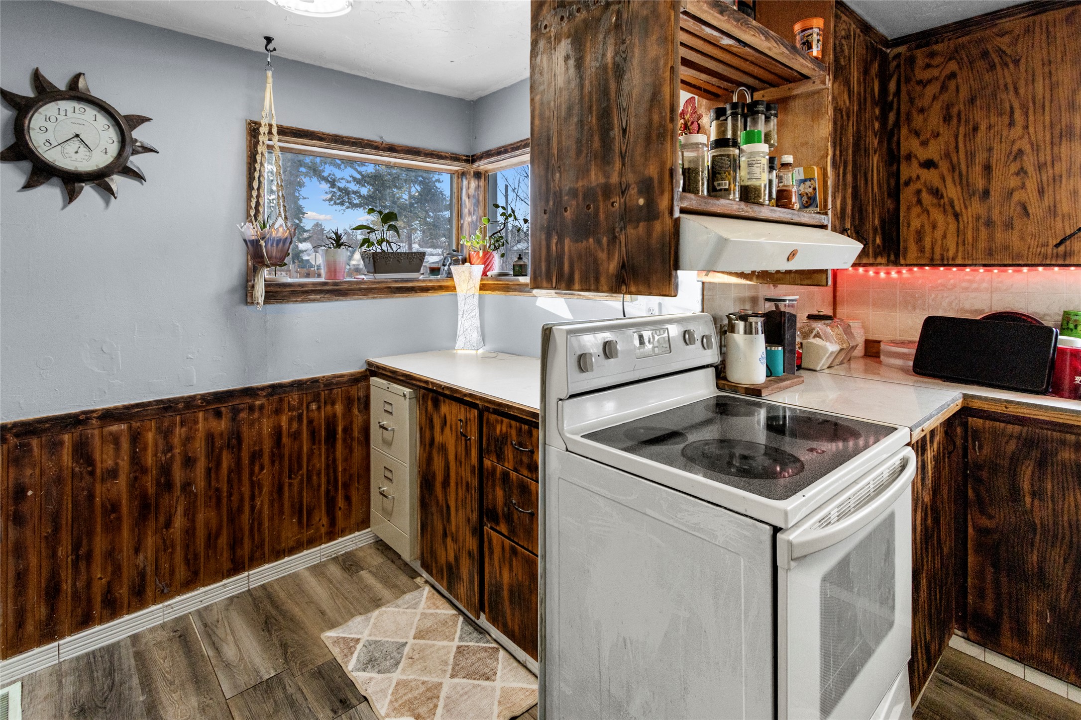 1305 4th Avenue E Property Photo 9