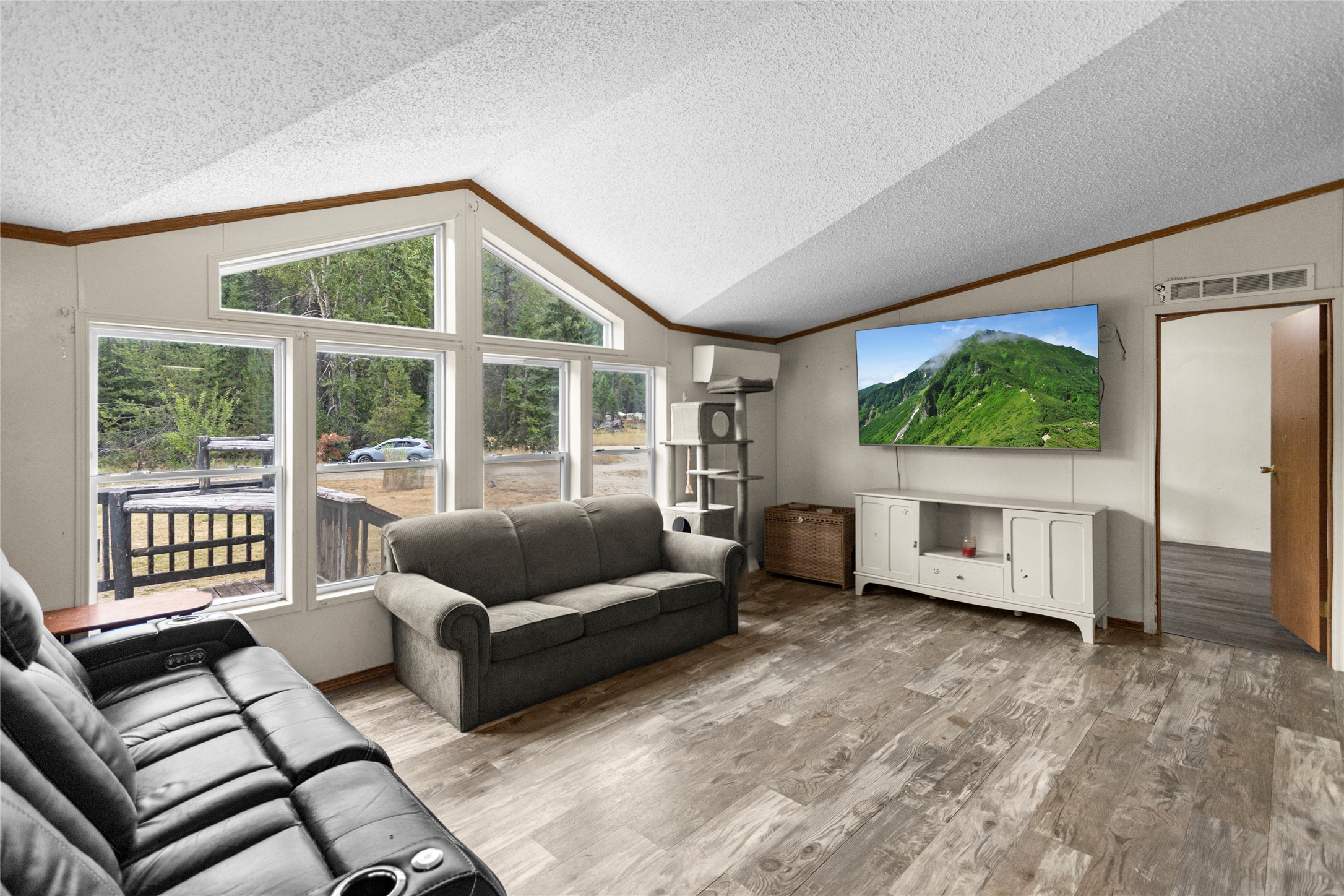 248 Bamford Way Property Photo 8