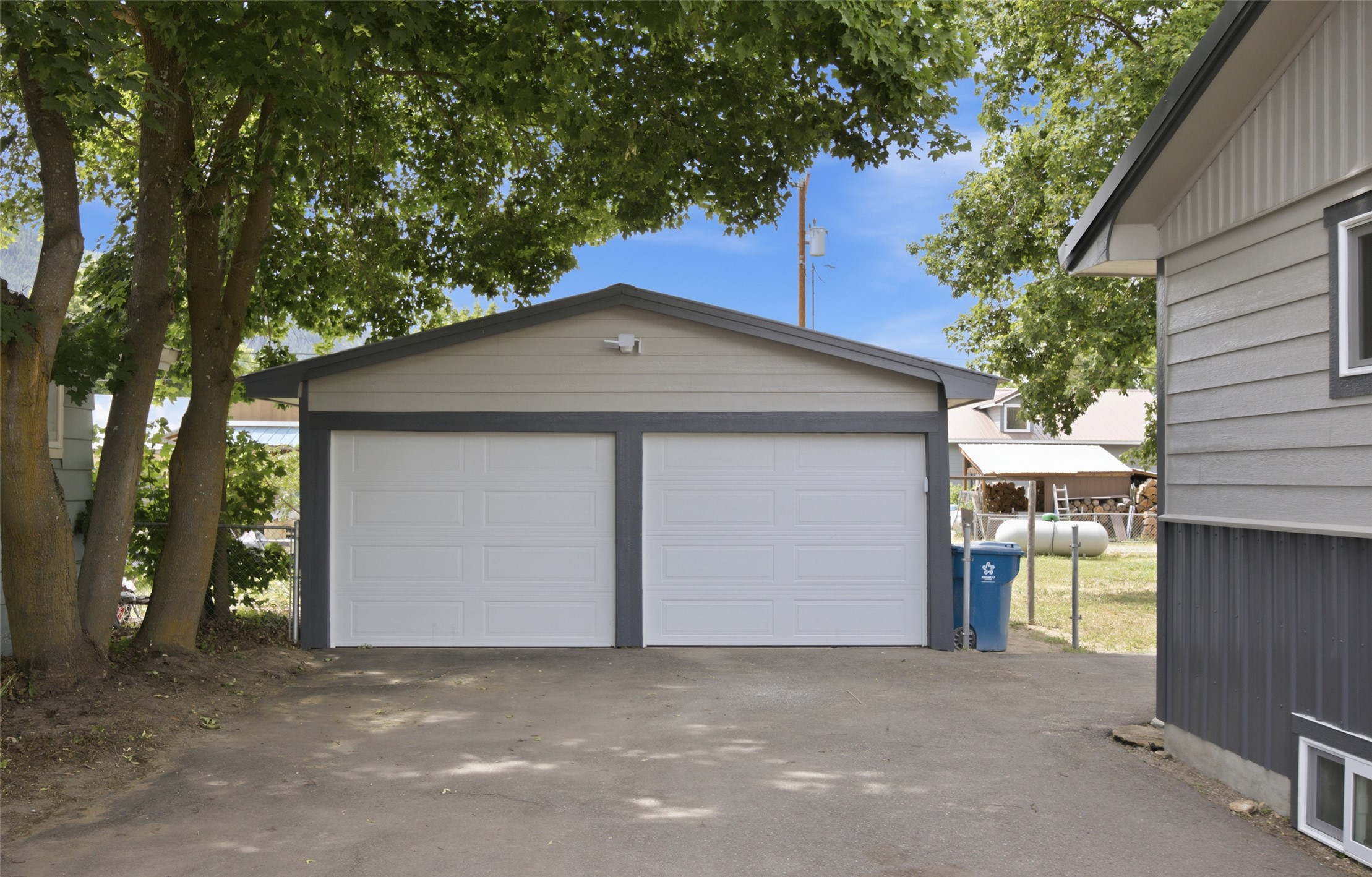 303 Spruce Street Property Photo 6