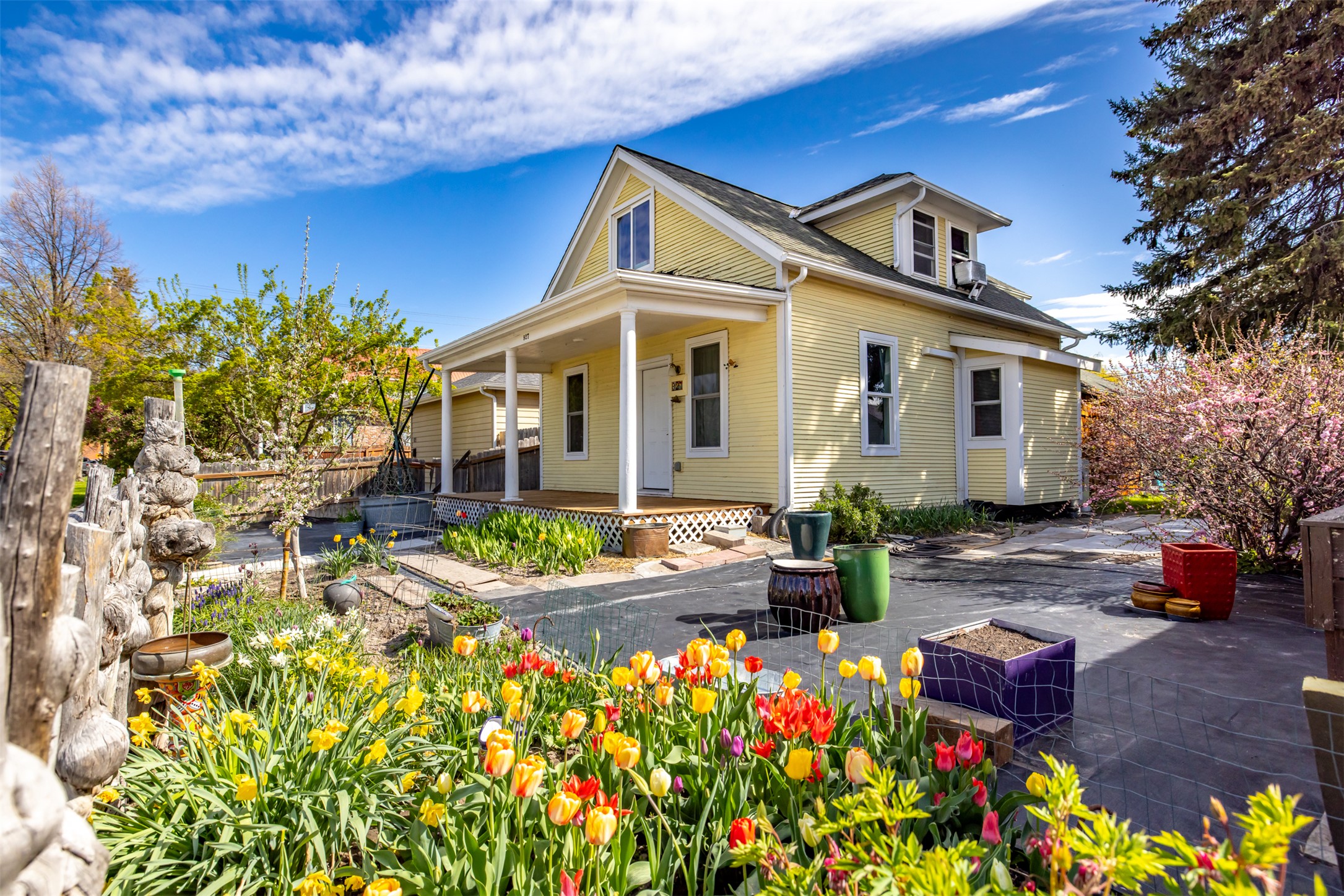 927 4th Avenue W Property Photo 1