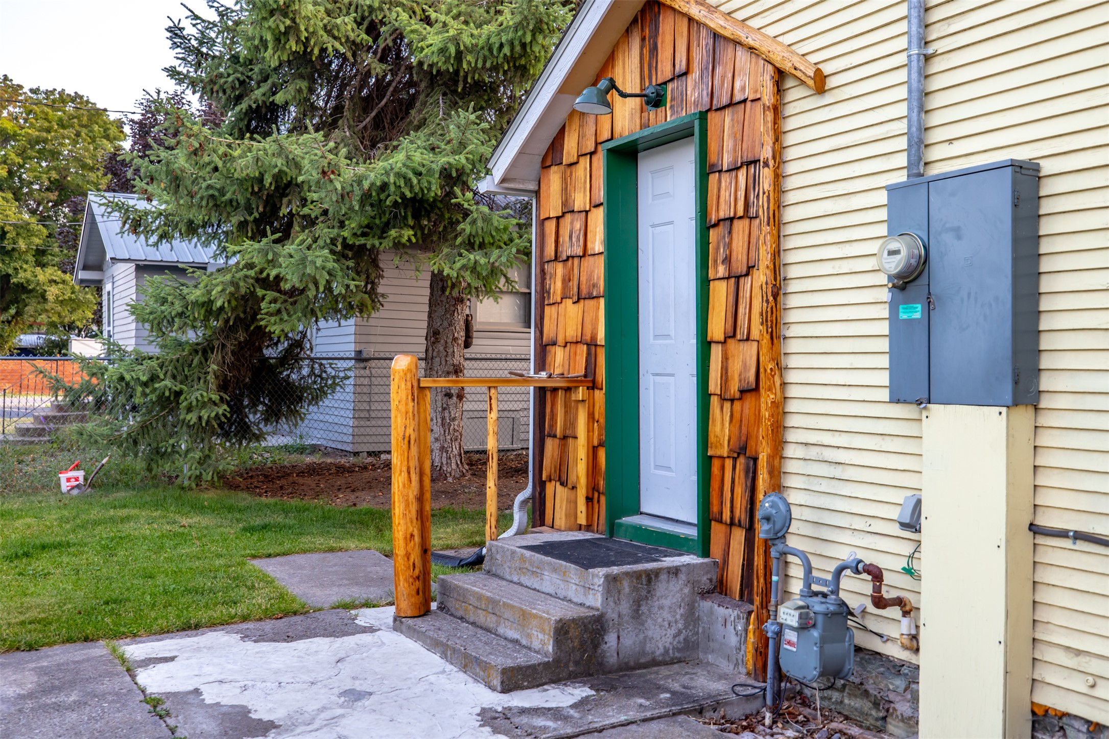 927 4th Avenue W Property Photo 11