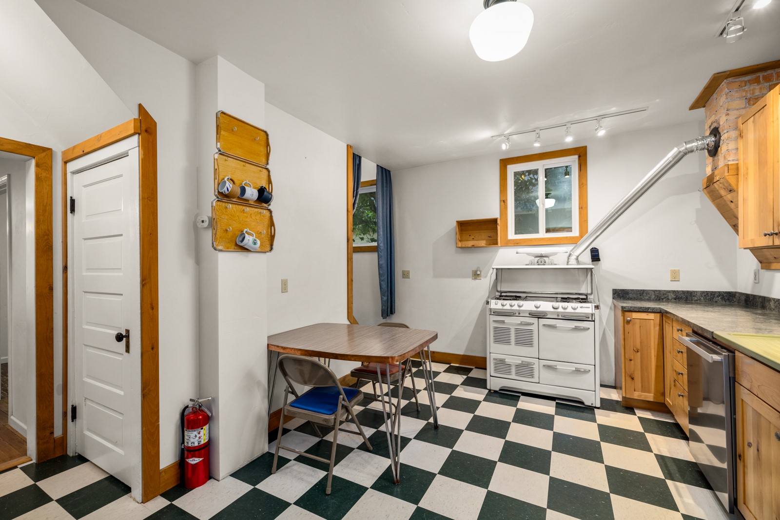927 4th Avenue W Property Photo 30