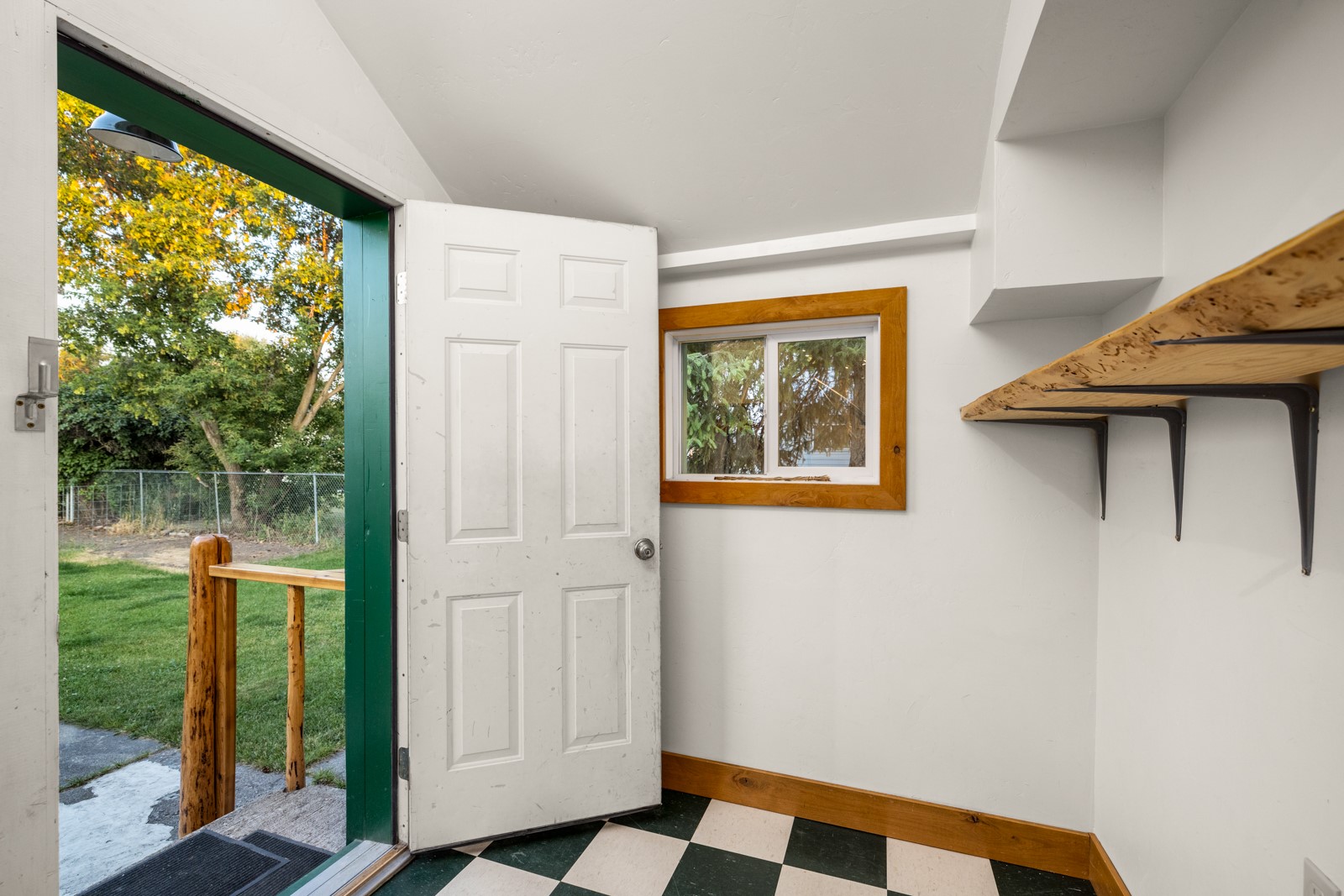 927 4th Avenue W Property Photo 31